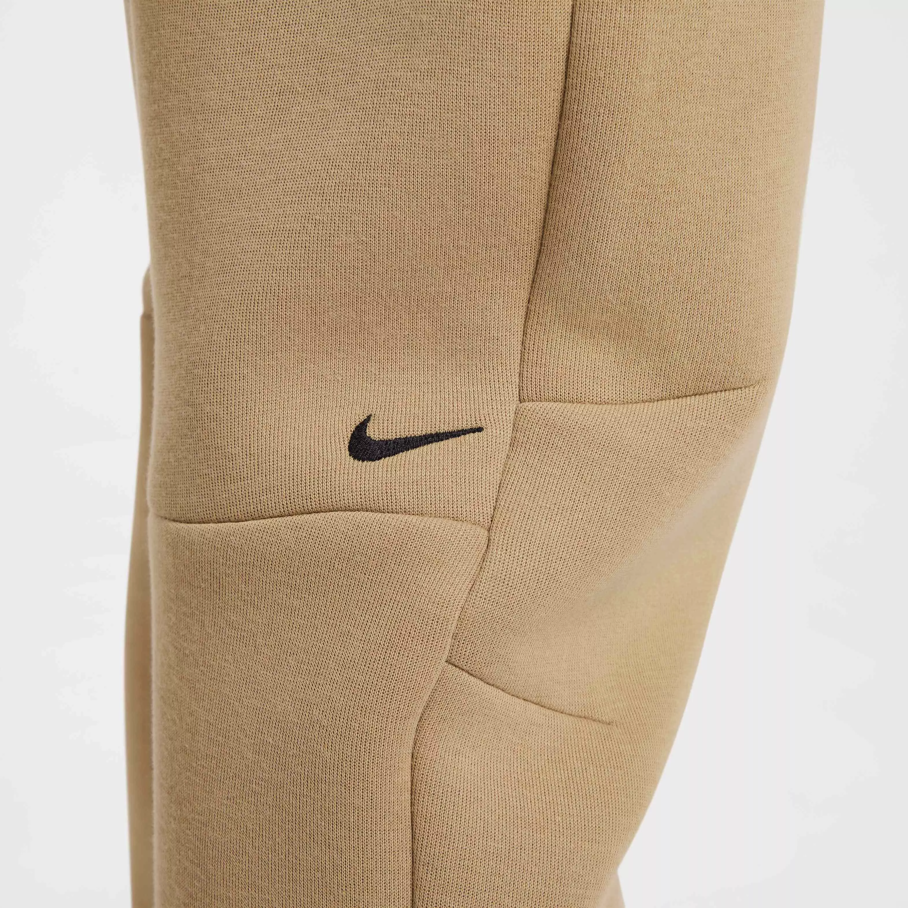 Nike Big Boys' Sportswear Tech Fleece Joggers - BROWN