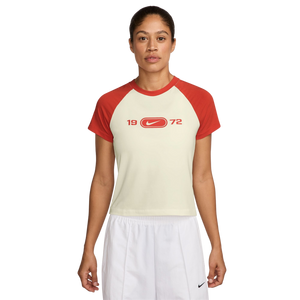 Nike Women's Sportswear Chill Knit Tee