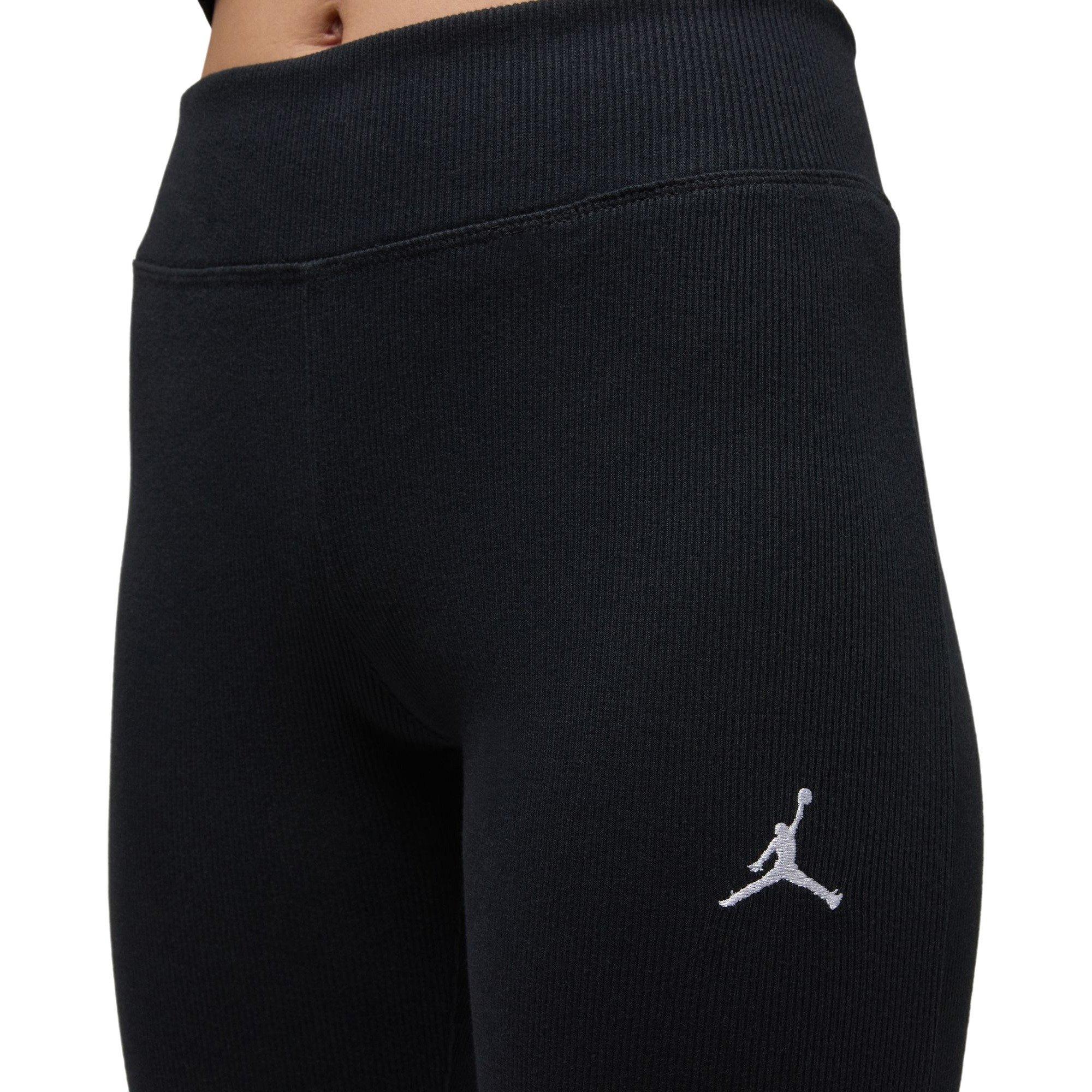 Jordan Women's Brooklyn Essentials Pants - BLACK/WHITE Thumbnail View 3