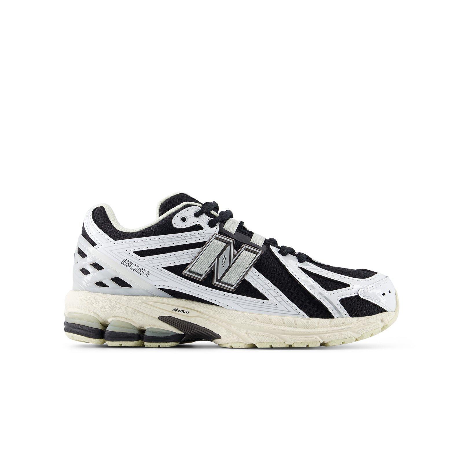 New Balance 1906 Grade Kids Shoe Black/White | Hibbett
