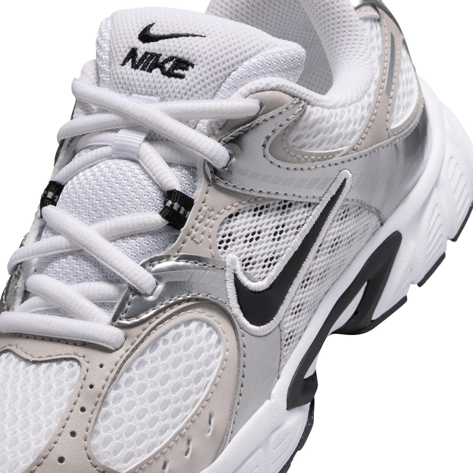 Nike V5 RNR "White/Black/Vast College Grey" Grade School Girls' Shoe