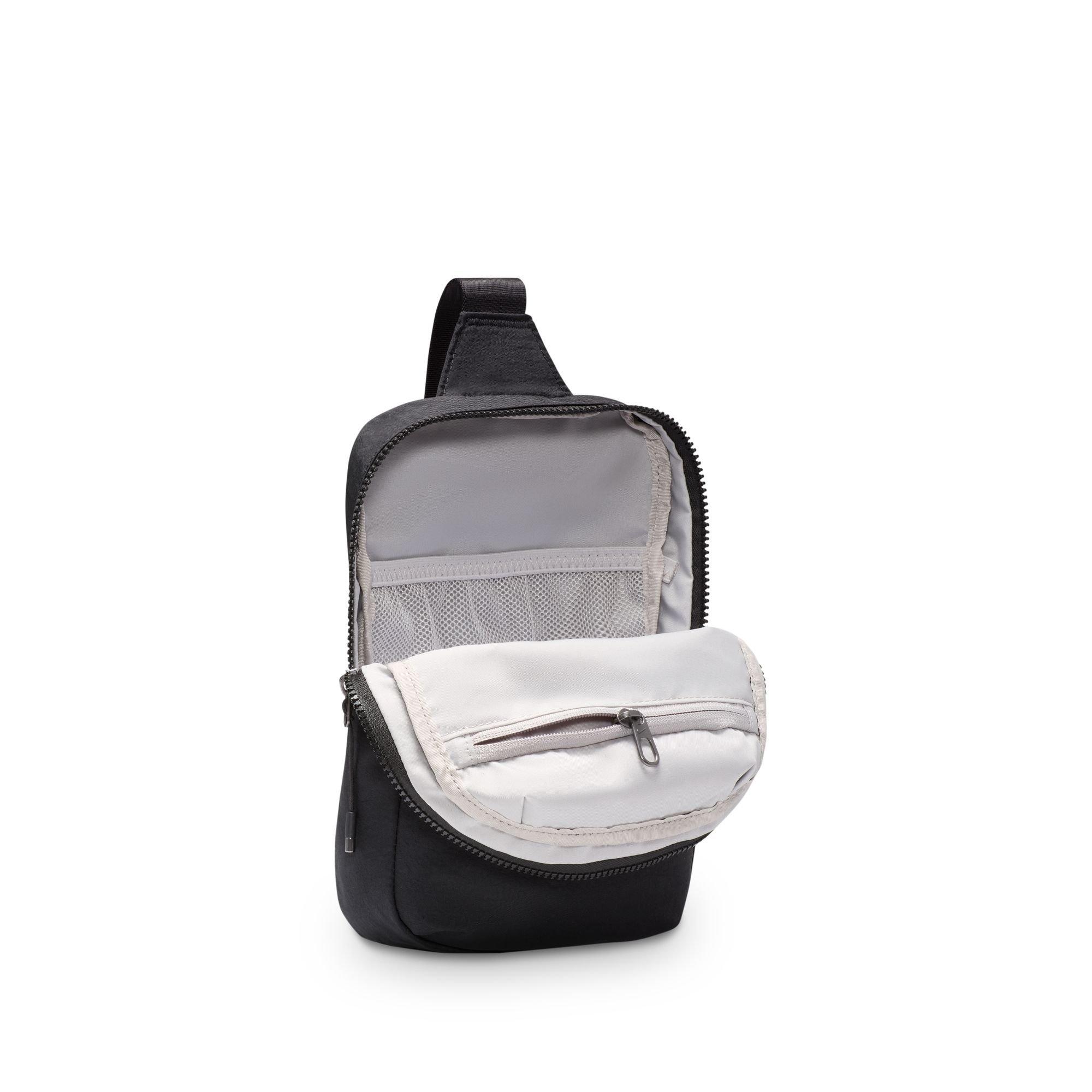 Nike Aura Crossbody Bag 5L - Black/Silver - BLACK Thumbnail View 4
