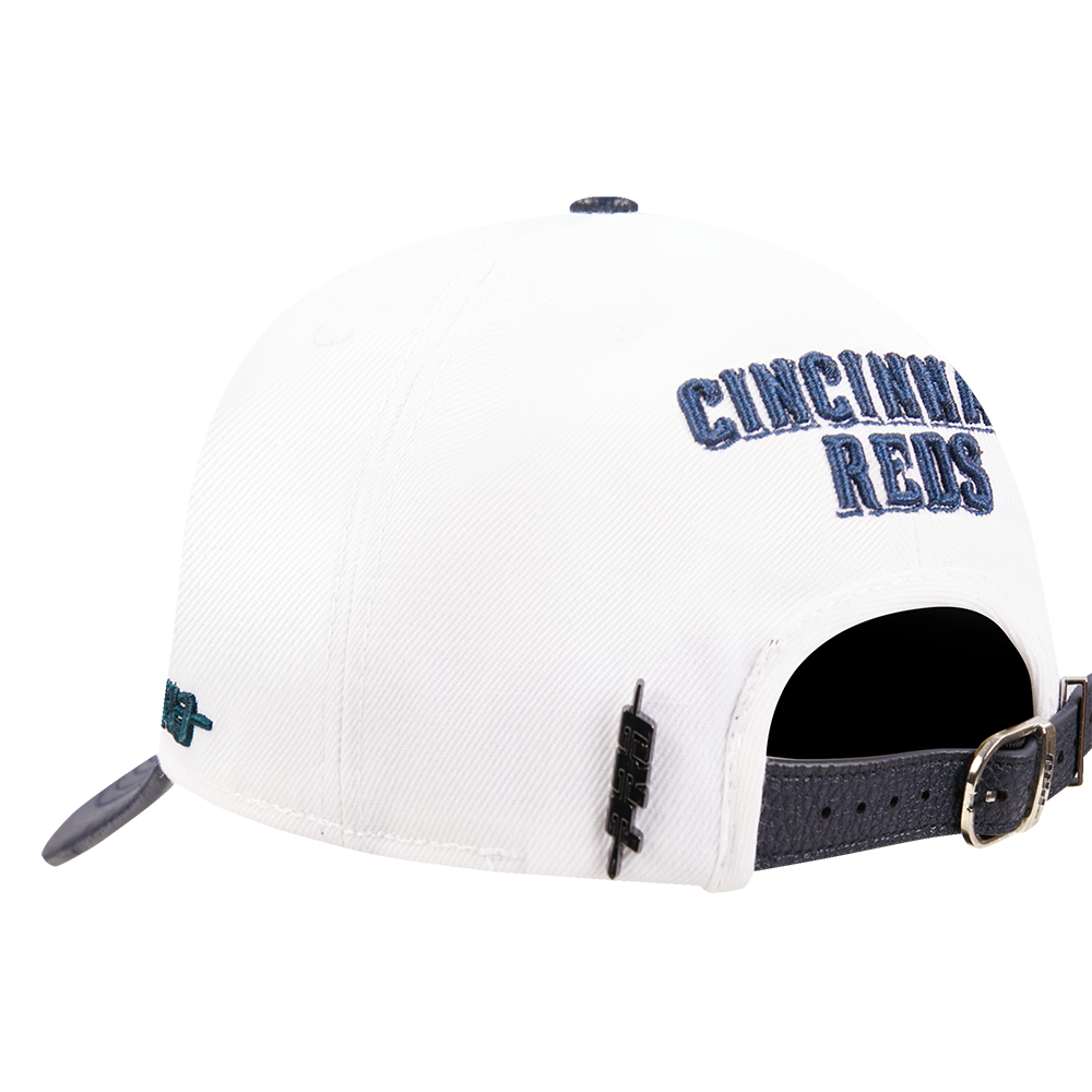 Pro Standard Cincinnati Reds Country Club Snapback Hat-White