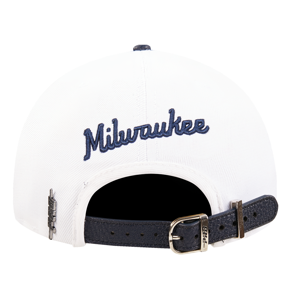 Pro Standard Milwaukee Brewers Country Club Snapback Hat-White