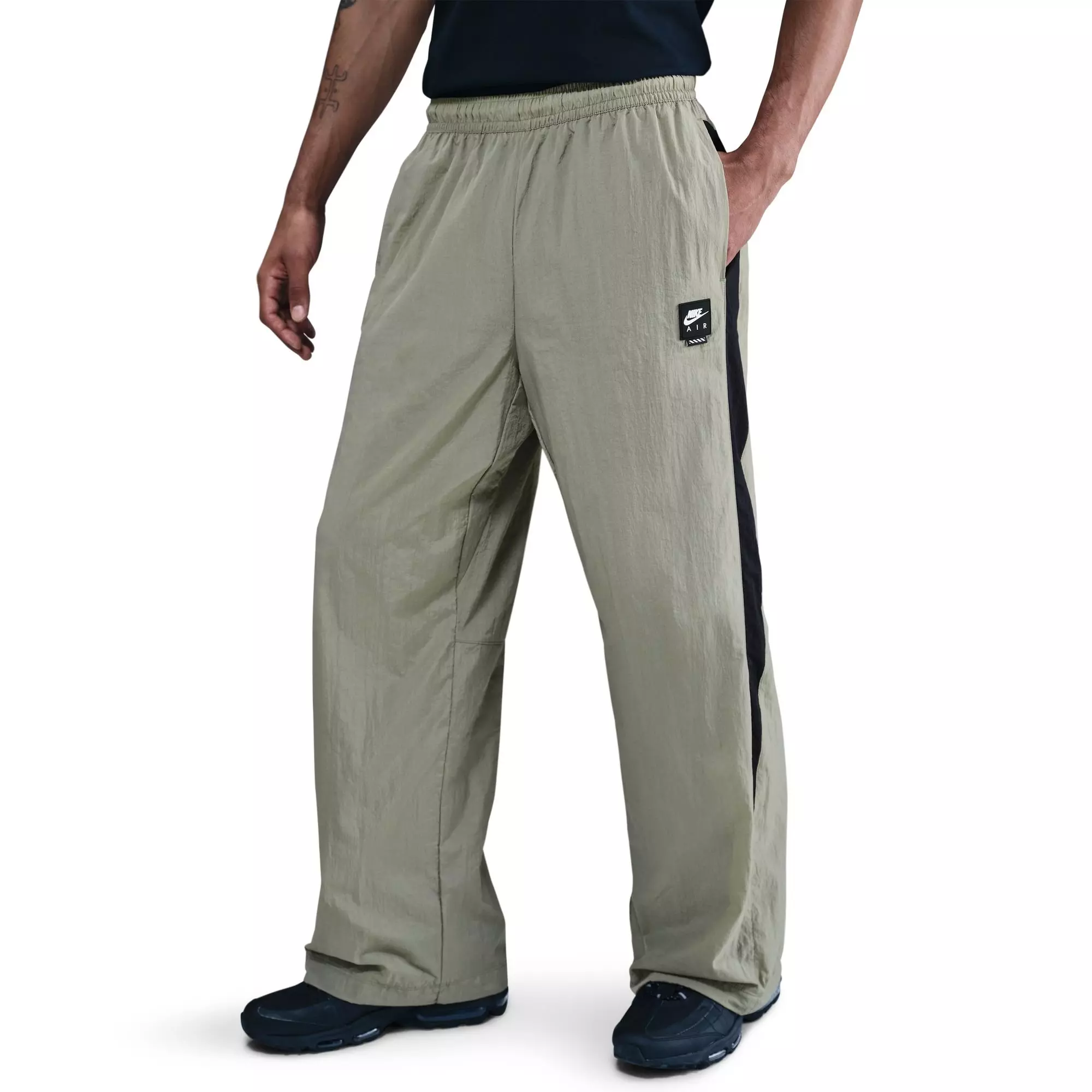 Nike Men's Air Woven Track Pants - Green - GREEN