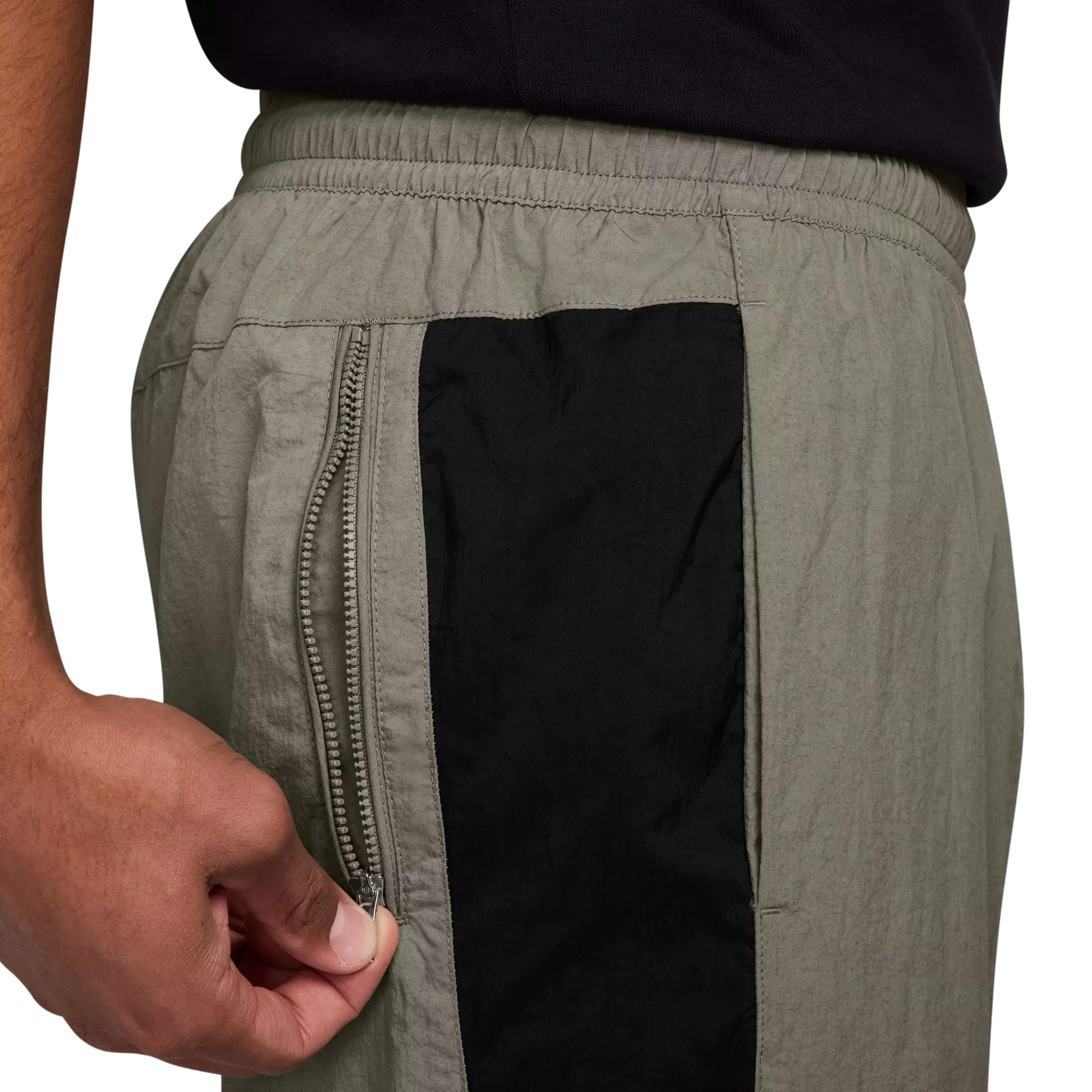 Nike Men's Air Woven Track Pants - GREEN