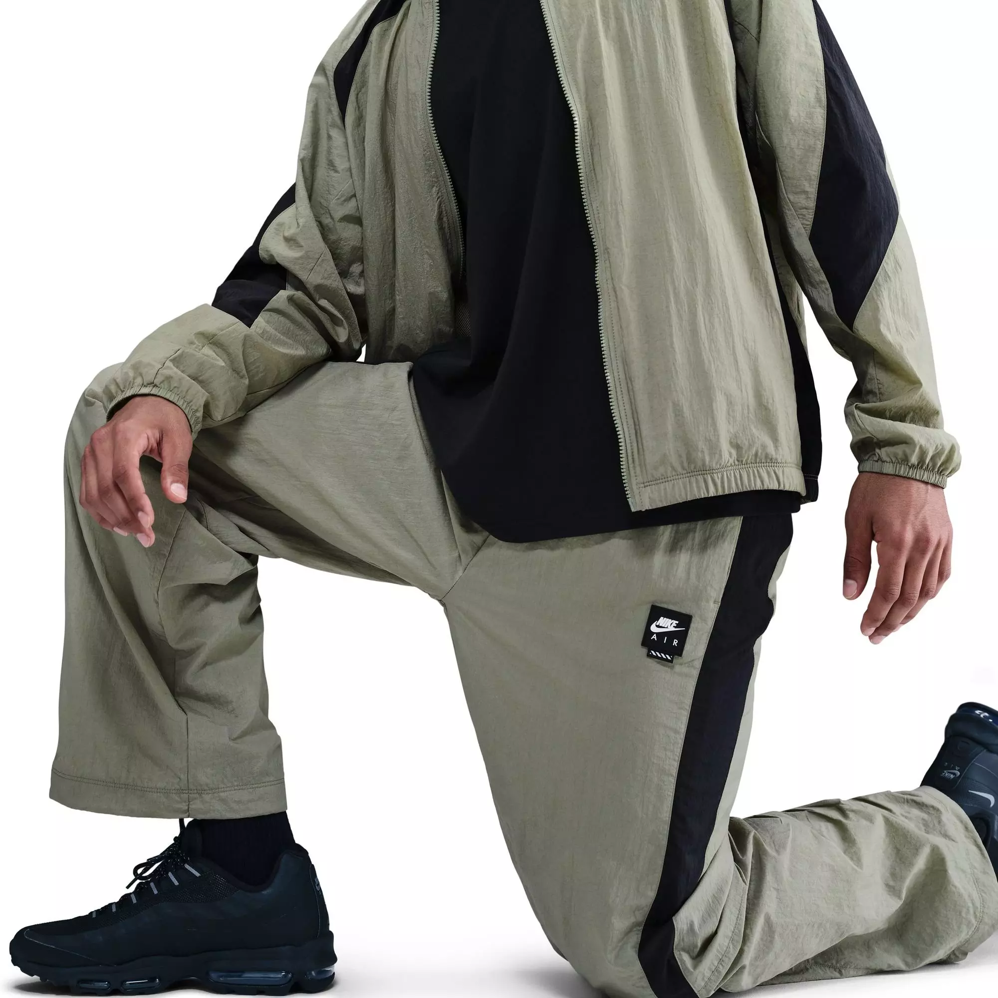 Nike Men's Air Woven Track Pants - Green - GREEN