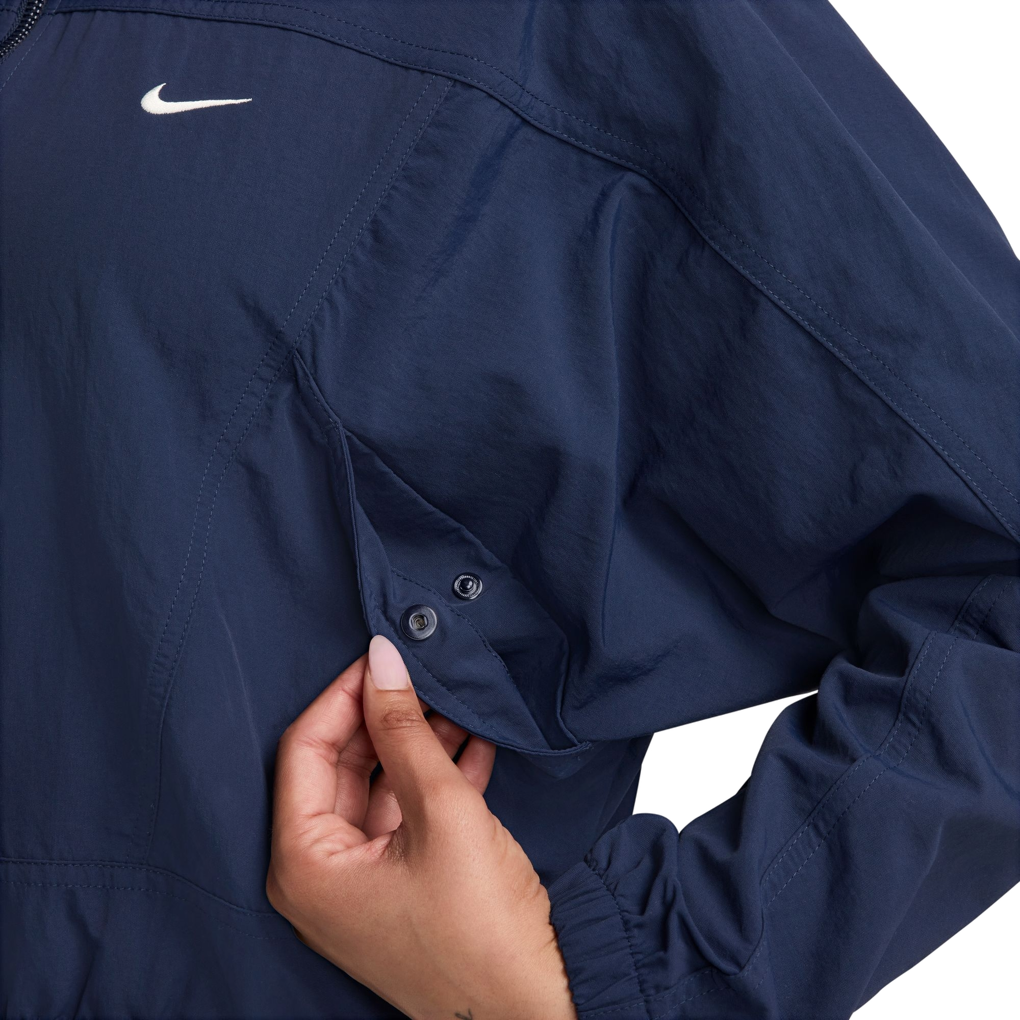 Nike Women's Sportswear Everything Wovens Oversized Repel UV Protection Jacket - NAVY Thumbnail View 3