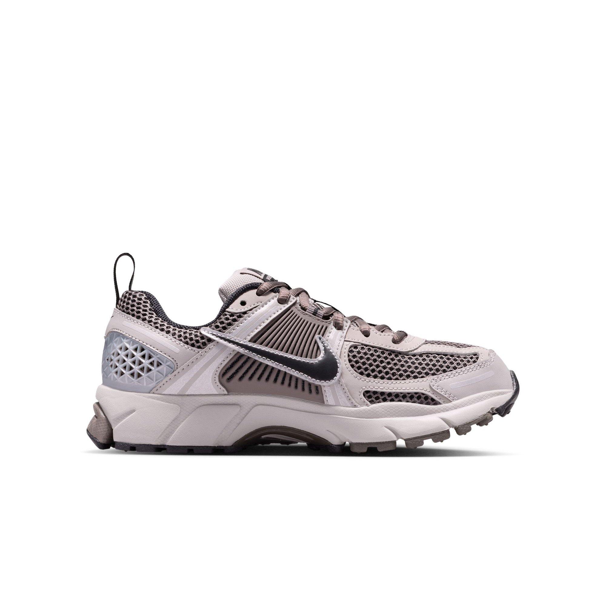 Nike Vomero 5 Grade School Boys' "College Grey/Black/Cave Stone" Shoe