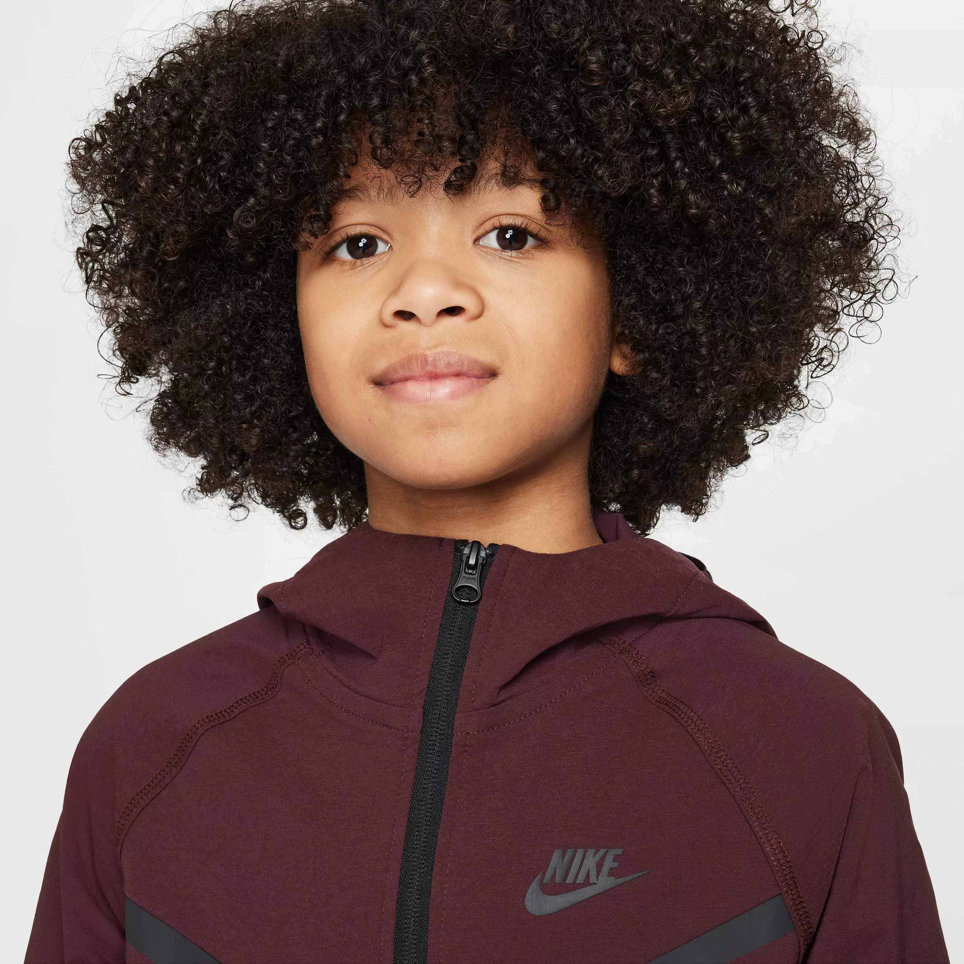 Nike Big Boys' Tech Woven Jacket - BURGUNDY