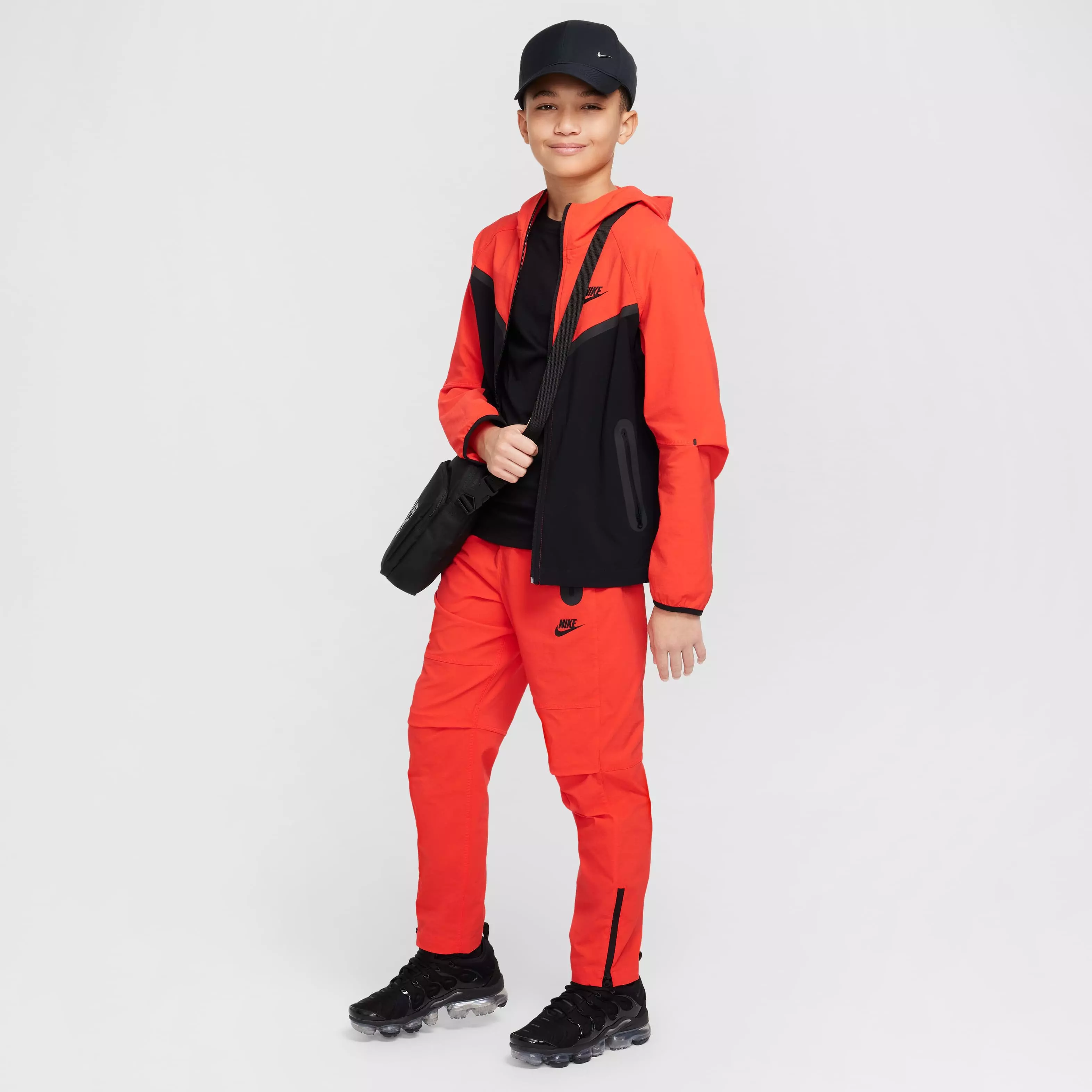Nike Big Boys' Tech Woven Pants - RED