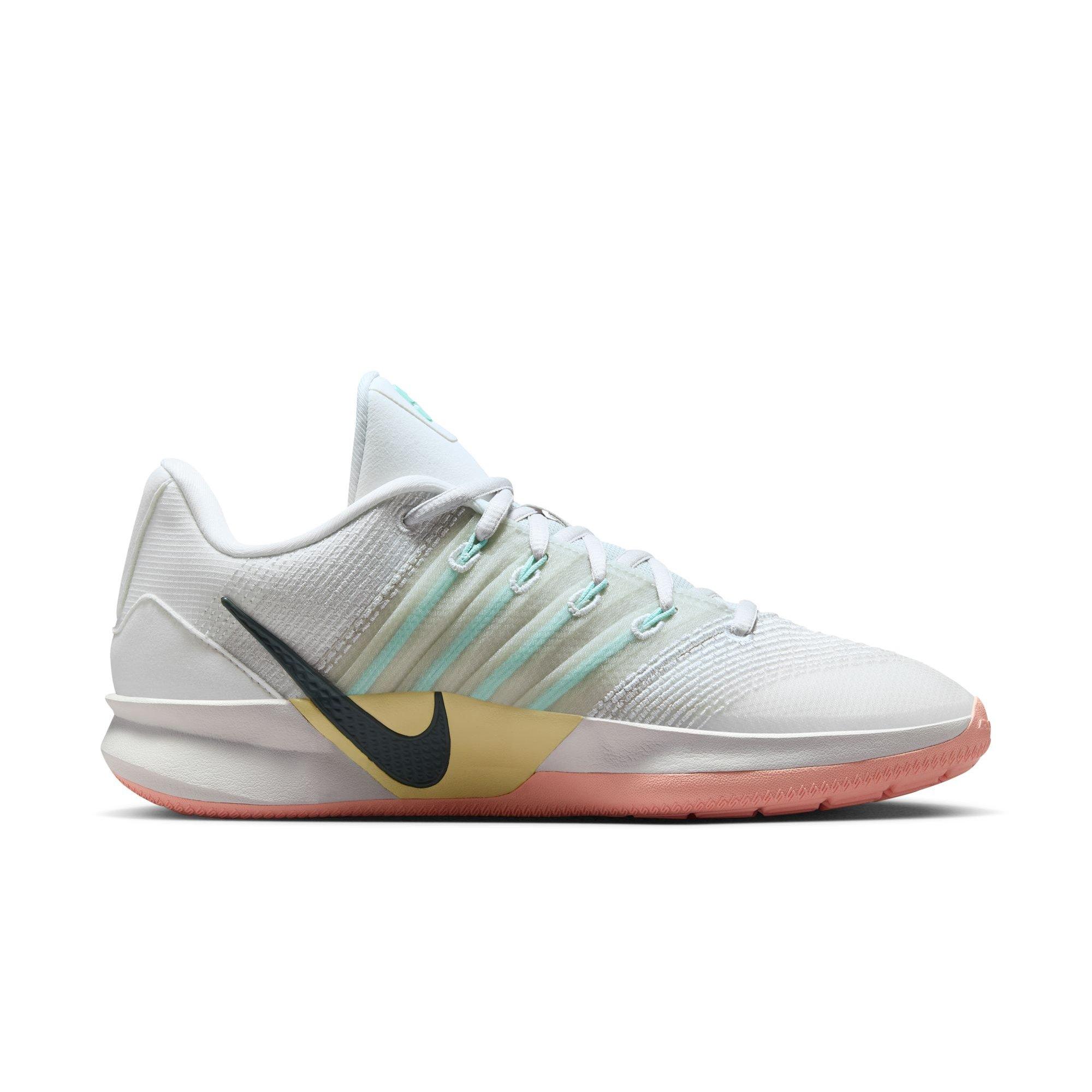 Nike Sabrina 3 