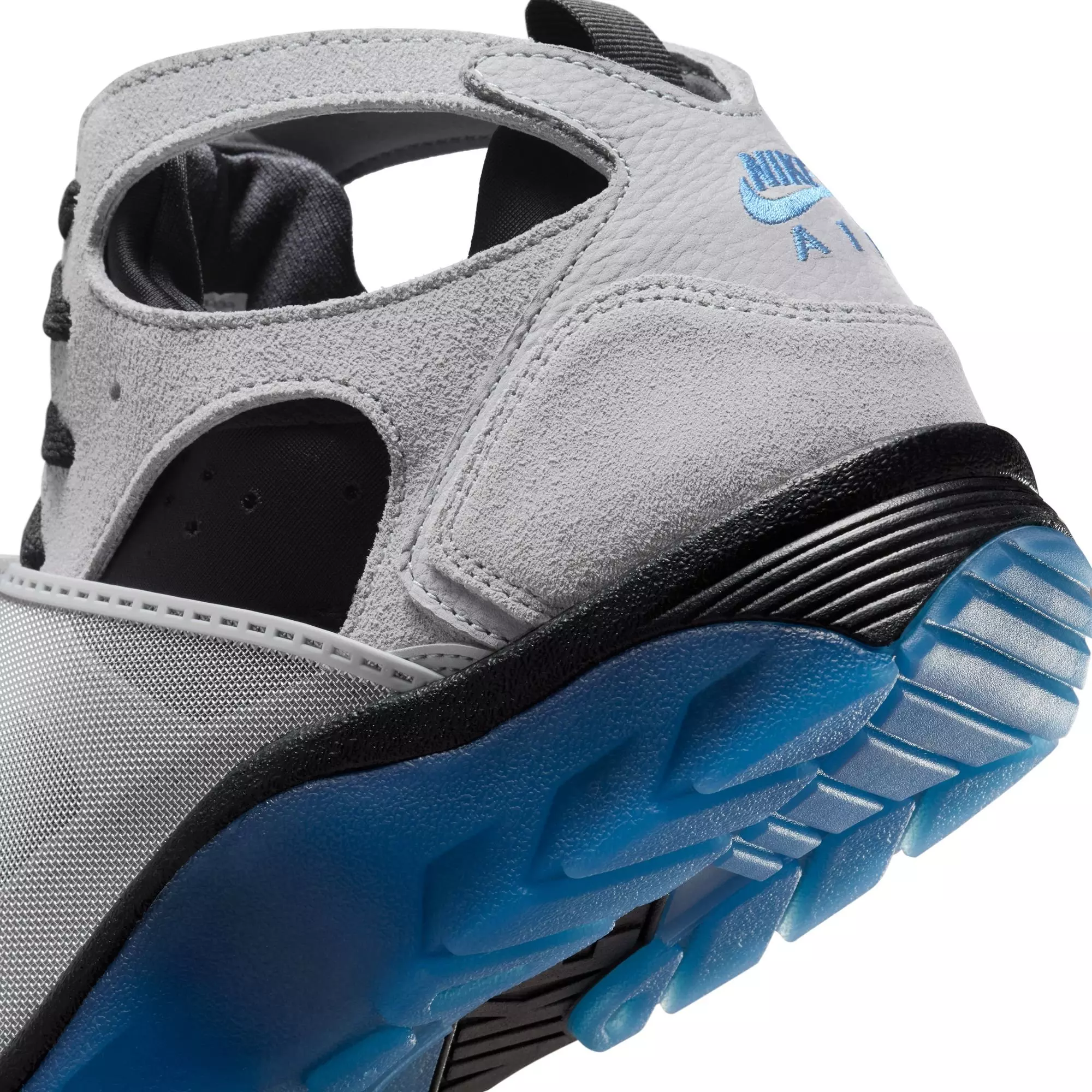 Nike Air Trainer Huarache "Cool Grey" Men's Shoe - WOLF GREY/STAR BLUE/BLACK