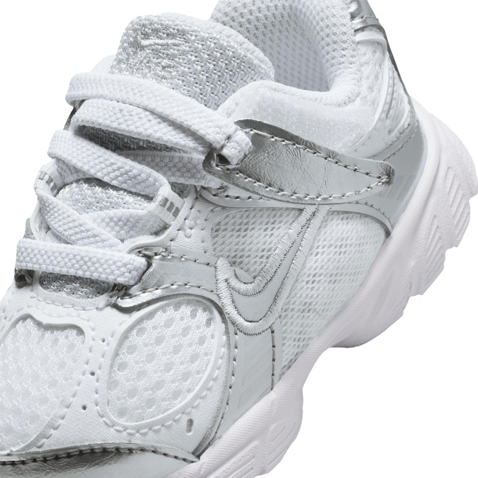 Nike V5 RNR "White/Metallic Silver/Pure Platinum" Toddler Girls' Shoe - WHITE Thumbnail View 10