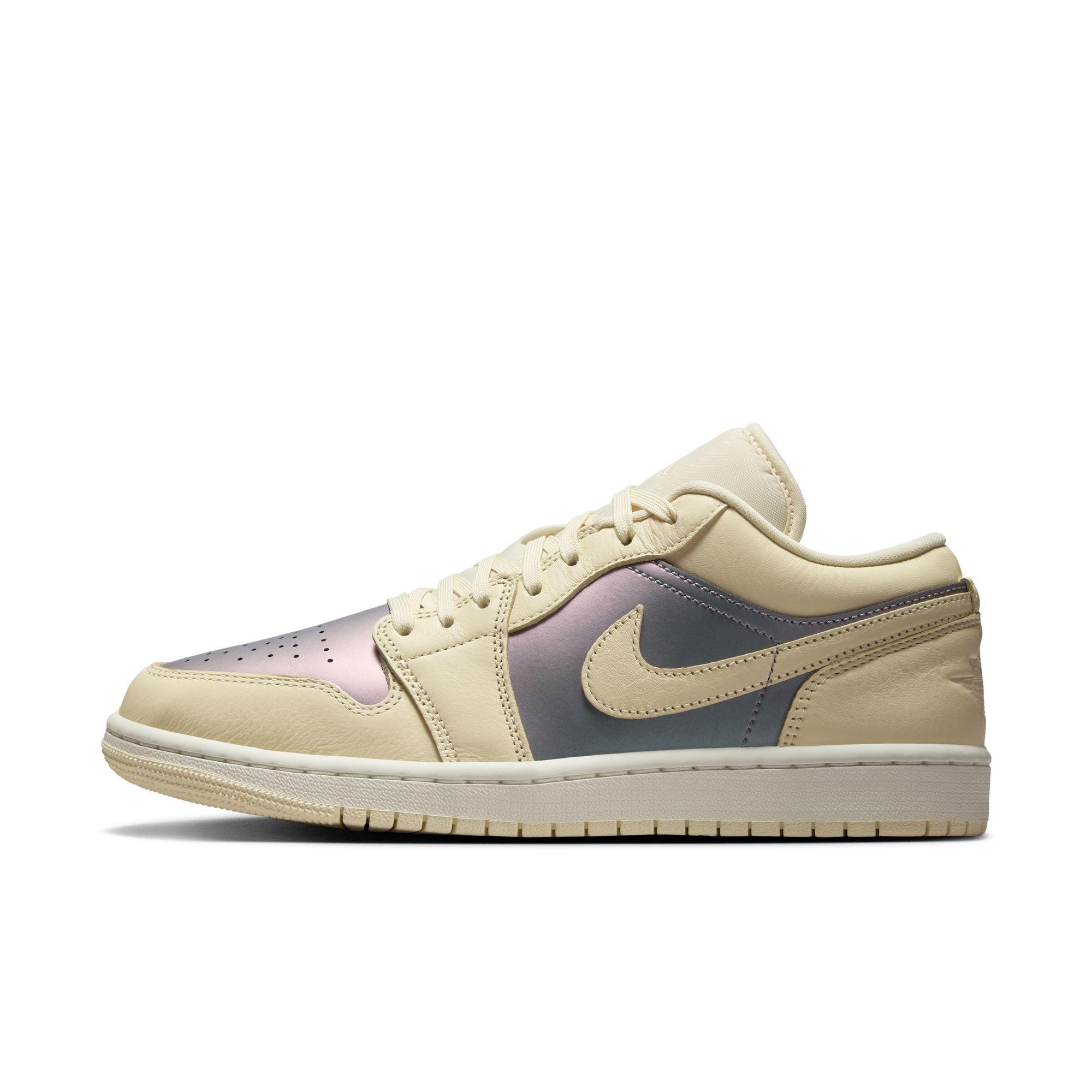 Jordan 1 Low SE "Muslin/Sail/Royal Tint" Women's Shoe - BLUE Thumbnail View 3