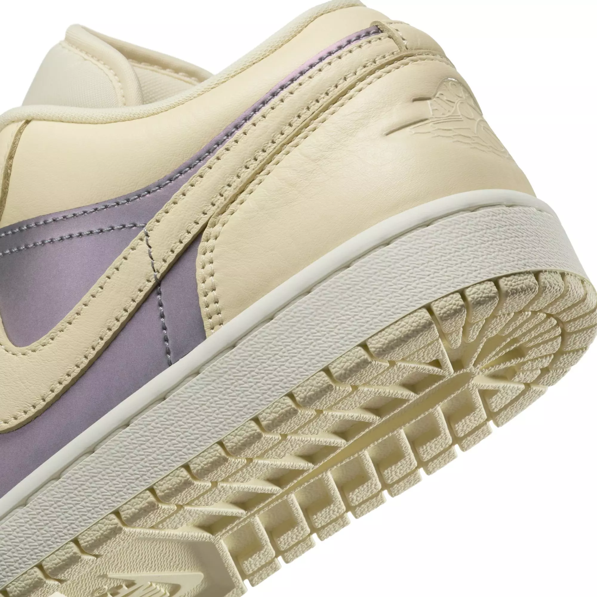 Jordan 1 Low SE "Muslin/Sail/Royal Tint" Women's Shoe - BLUE