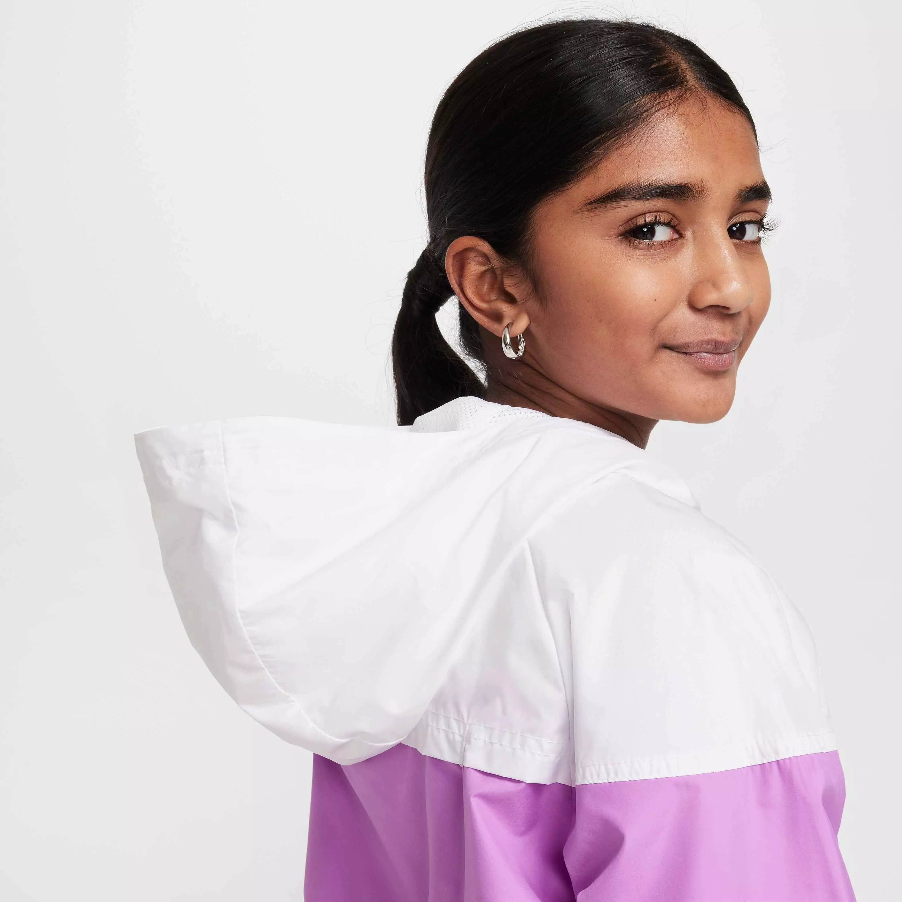 Nike Big Kids' Sportswear Windrunner Hooded Repel Jacket - WHITE/FUCHSIA