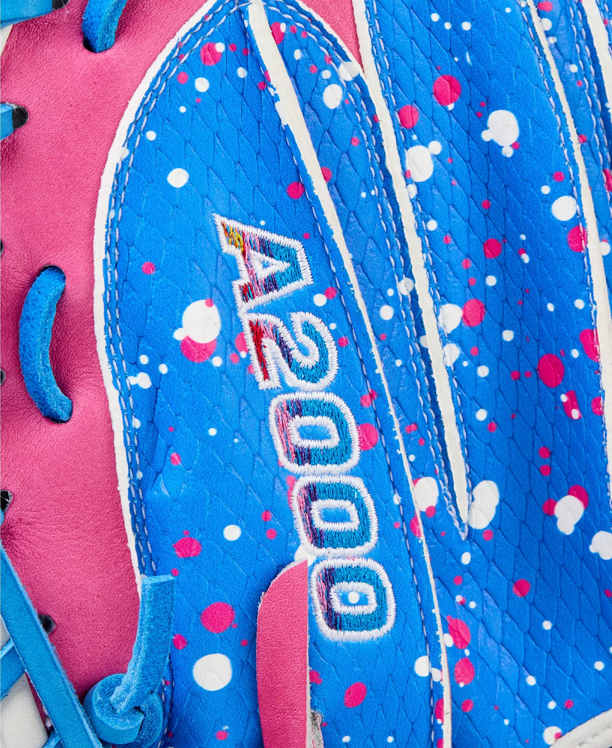 Wilson A2000 CM33SS 33” Love the Moment Baseball Catcher’s Mitt 2025 - BLUE/PINK