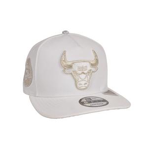 New Era Chicago Bulls 9FIFTY A-Frame 6X Champs Snapback Hat-White/Silver