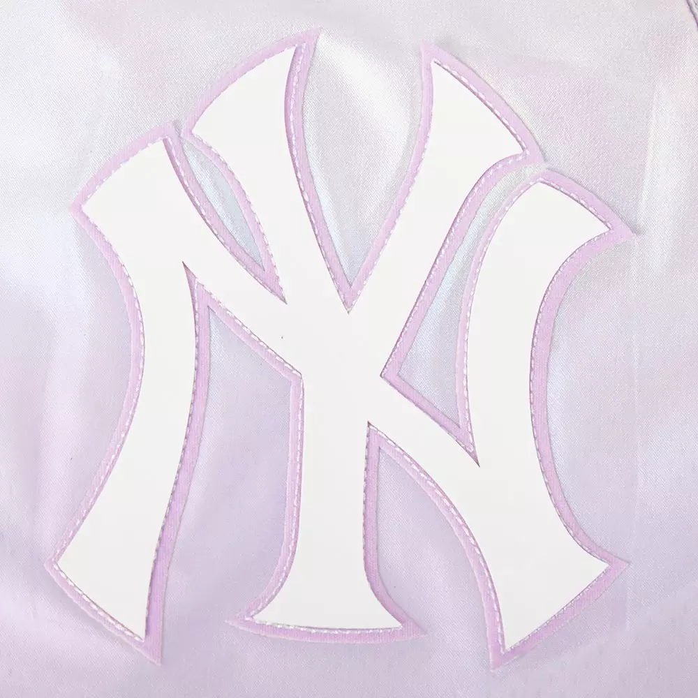 Pro Standard Women's New York Yankees Hologram Woven Shorts-Multicolor - MULTI-COLOR