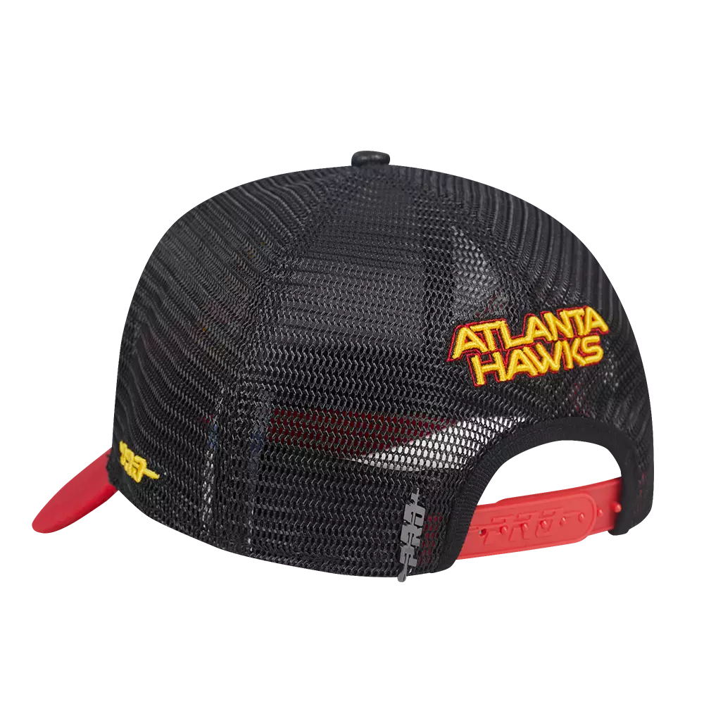 Pro Standard Atlanta Hawks Motor Sport Pinch Front Snapback Cap-Black/Red - BLACK