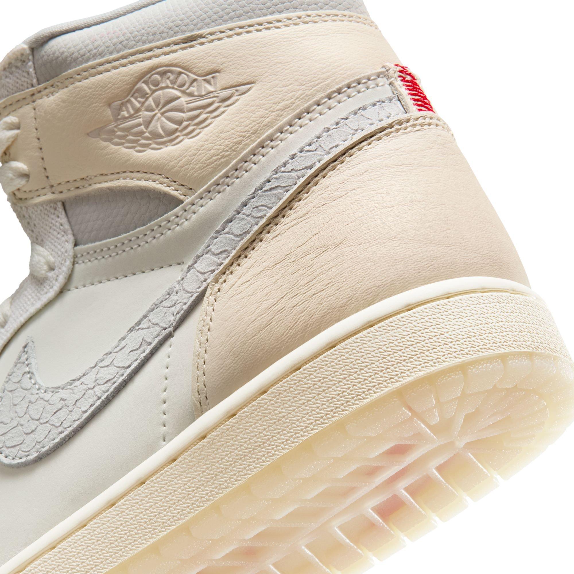 NIKE INC Jordan 1 Retro High OG 