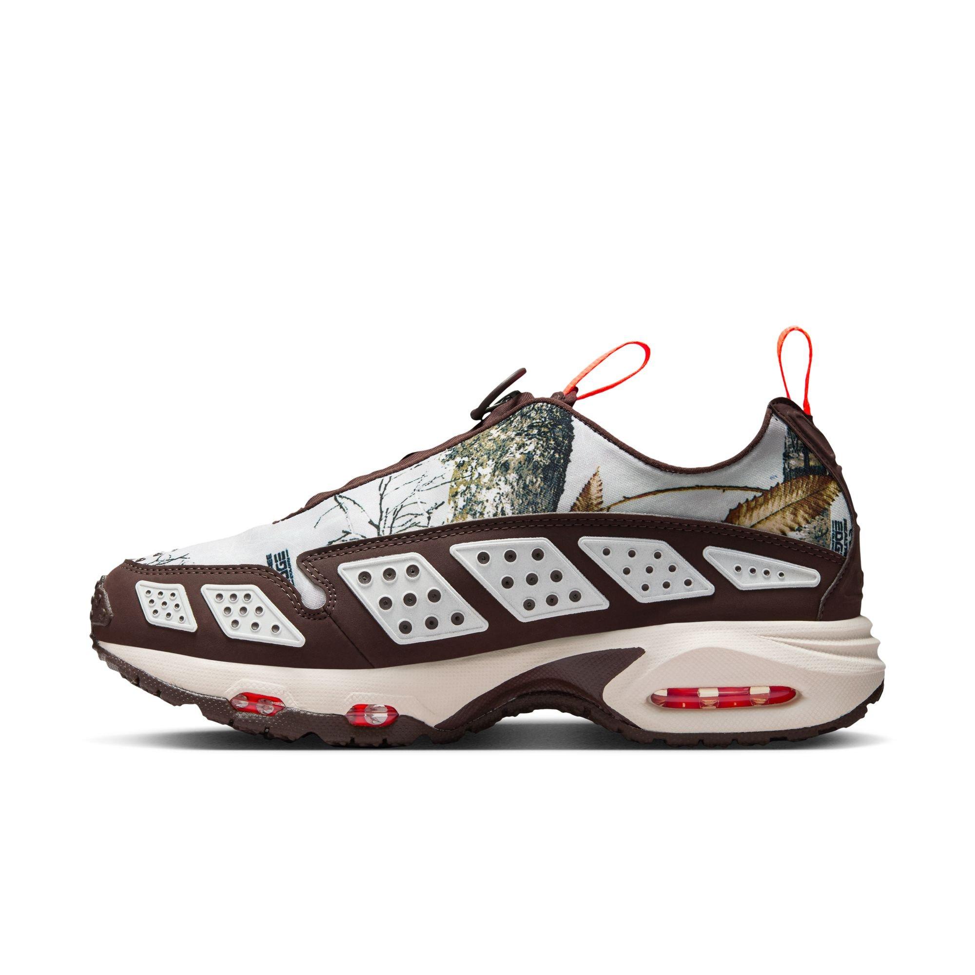 Nike Air Max SNDR "Lt Orewood Brn/Hyper Crimson" Women's Shoe - CAMOUFLAGE Thumbnail View 4