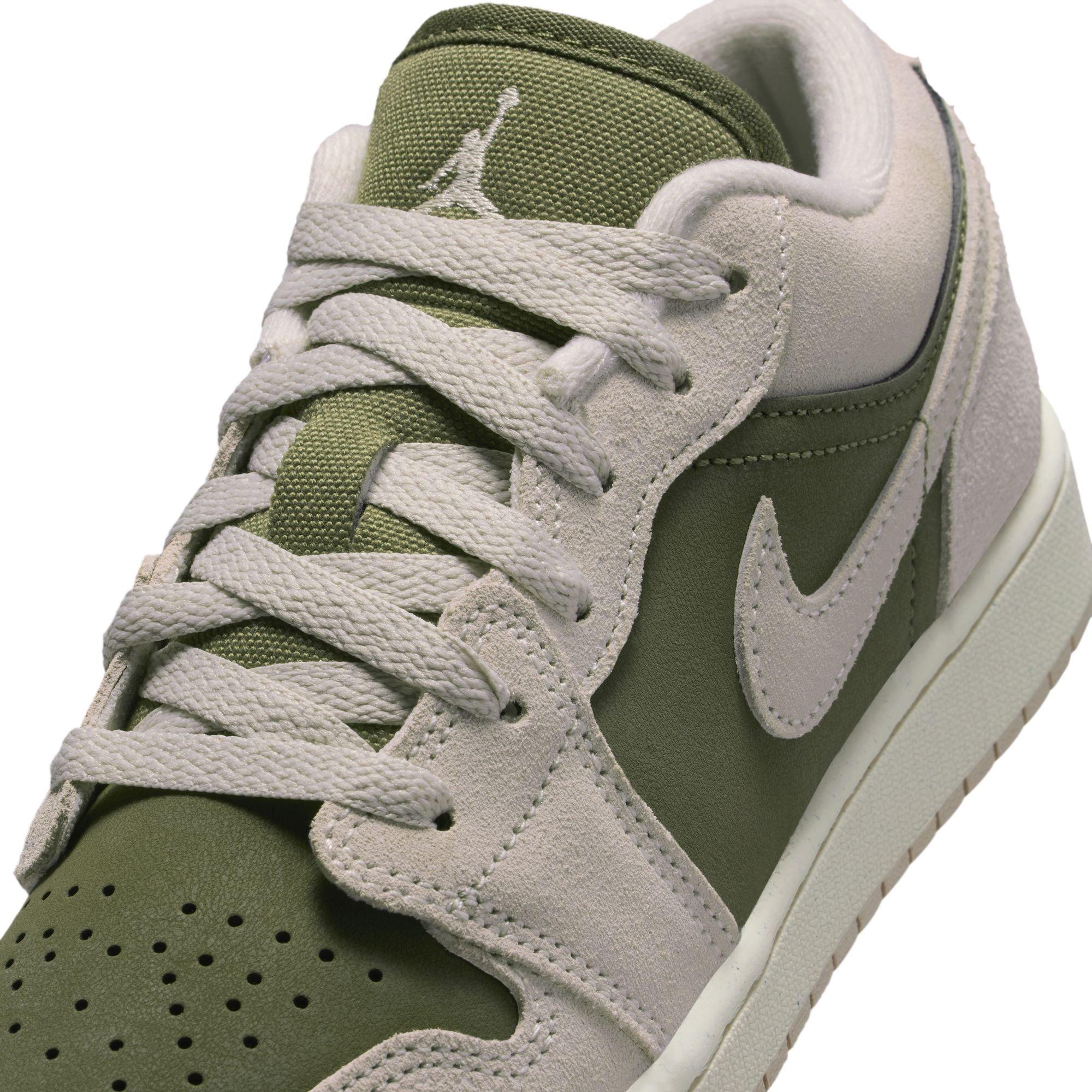 Jordan 1 Low SE Grade School Boys' "Medium Olive/Lt Orewood Brn" Shoe