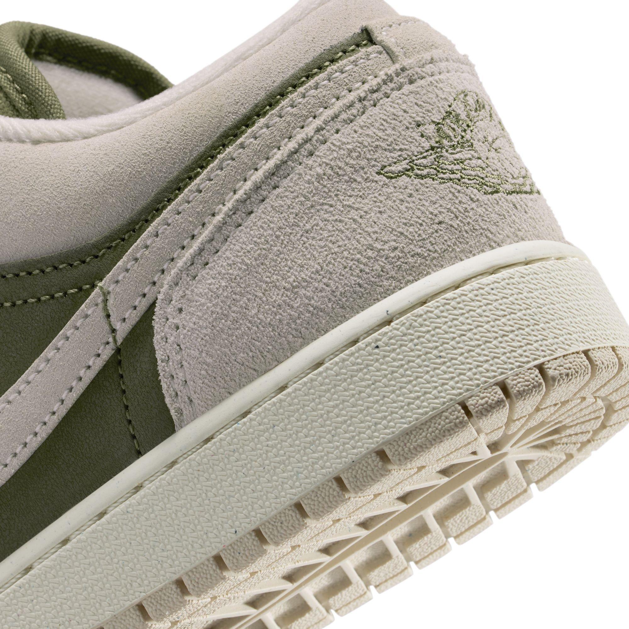 Jordan 1 Low SE Grade School Boys' "Medium Olive/Lt Orewood Brn" Shoe