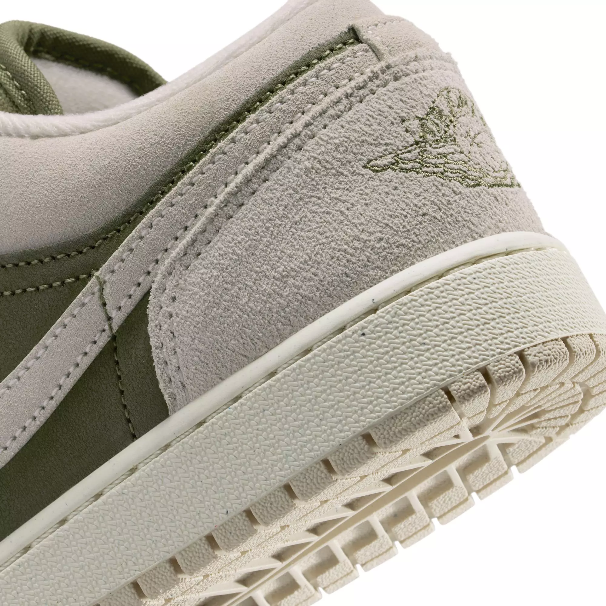 Jordan 1 Low SE "Medium Olive/Lt Orewood Brn" Grade School Boys' Shoe - OLIVE/KHAKI