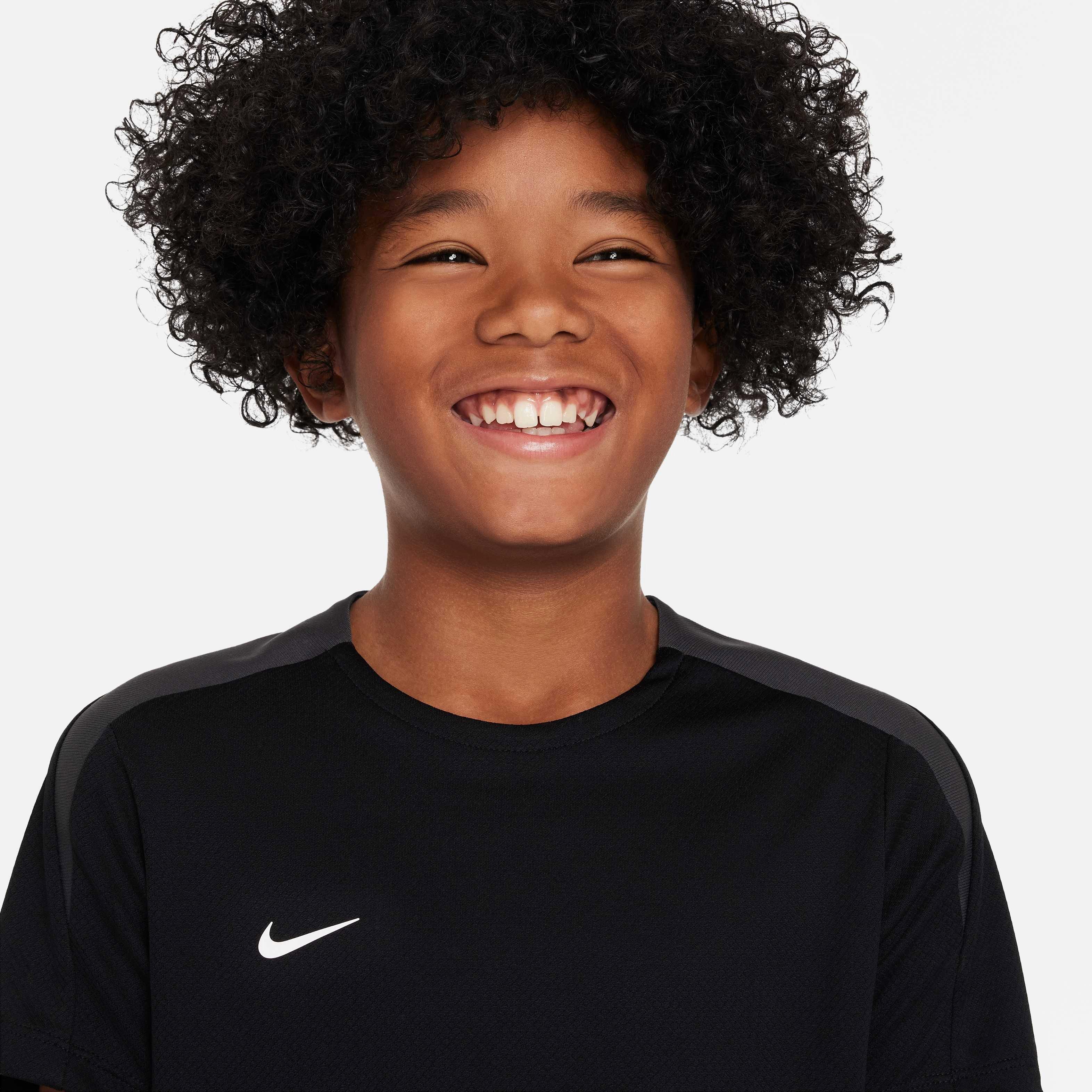 Nike Dri-FIT Strike Short-Sleeve Big Kids' Black Soccer Top