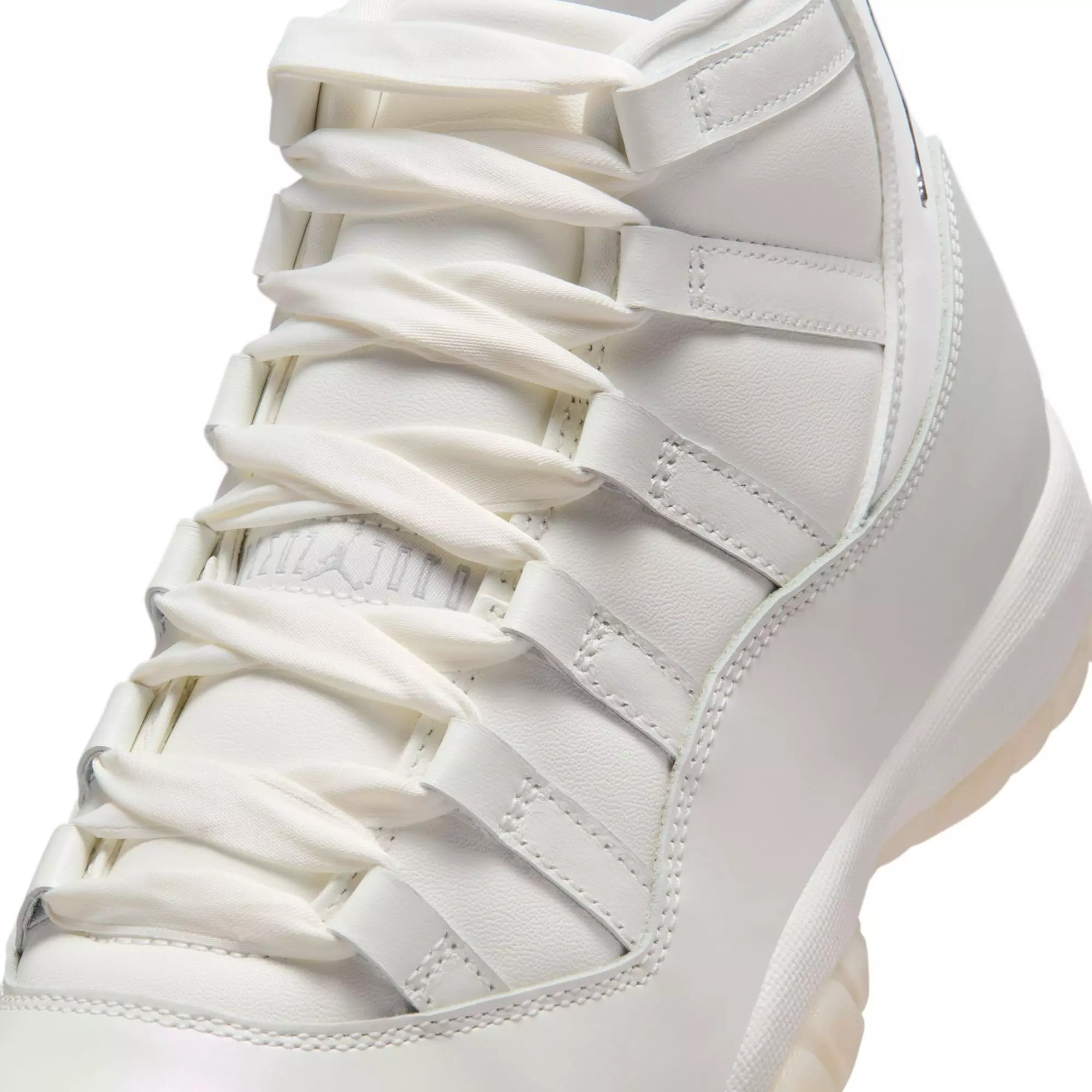 Jordan 11 Retro "Pearl" Women's Shoe​ - SAIL/PEARL GREY/METALLIC SILVER