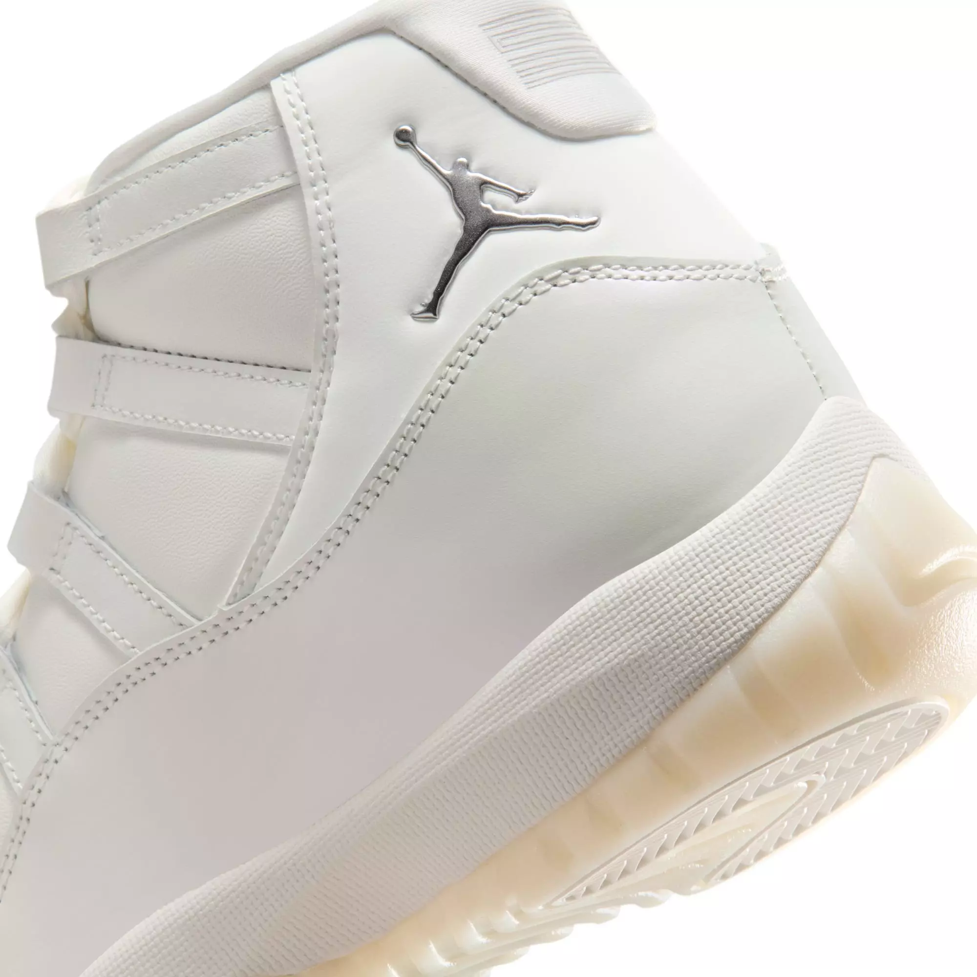 Jordan 11 Retro "Pearl" Women's Shoe​ - SAIL/PEARL GREY/METALLIC SILVER
