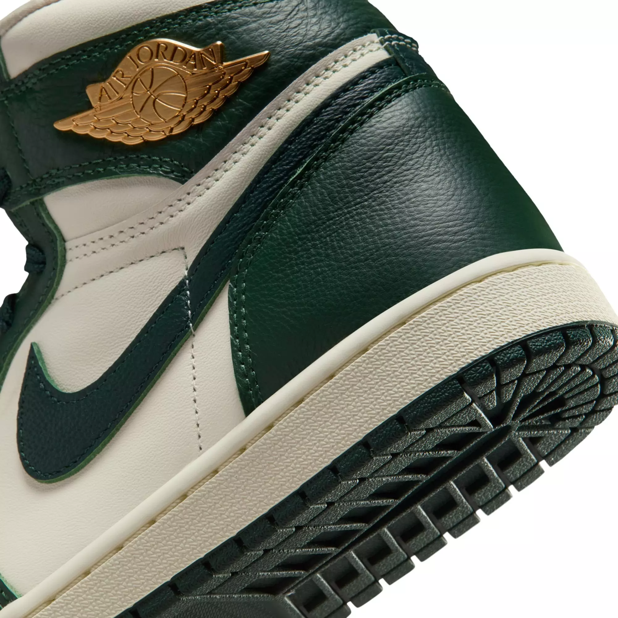 Jordan 1 Retro High OG "Pro Green" Women's Shoe - PALE IVORY/FIR/COCONUT MILK