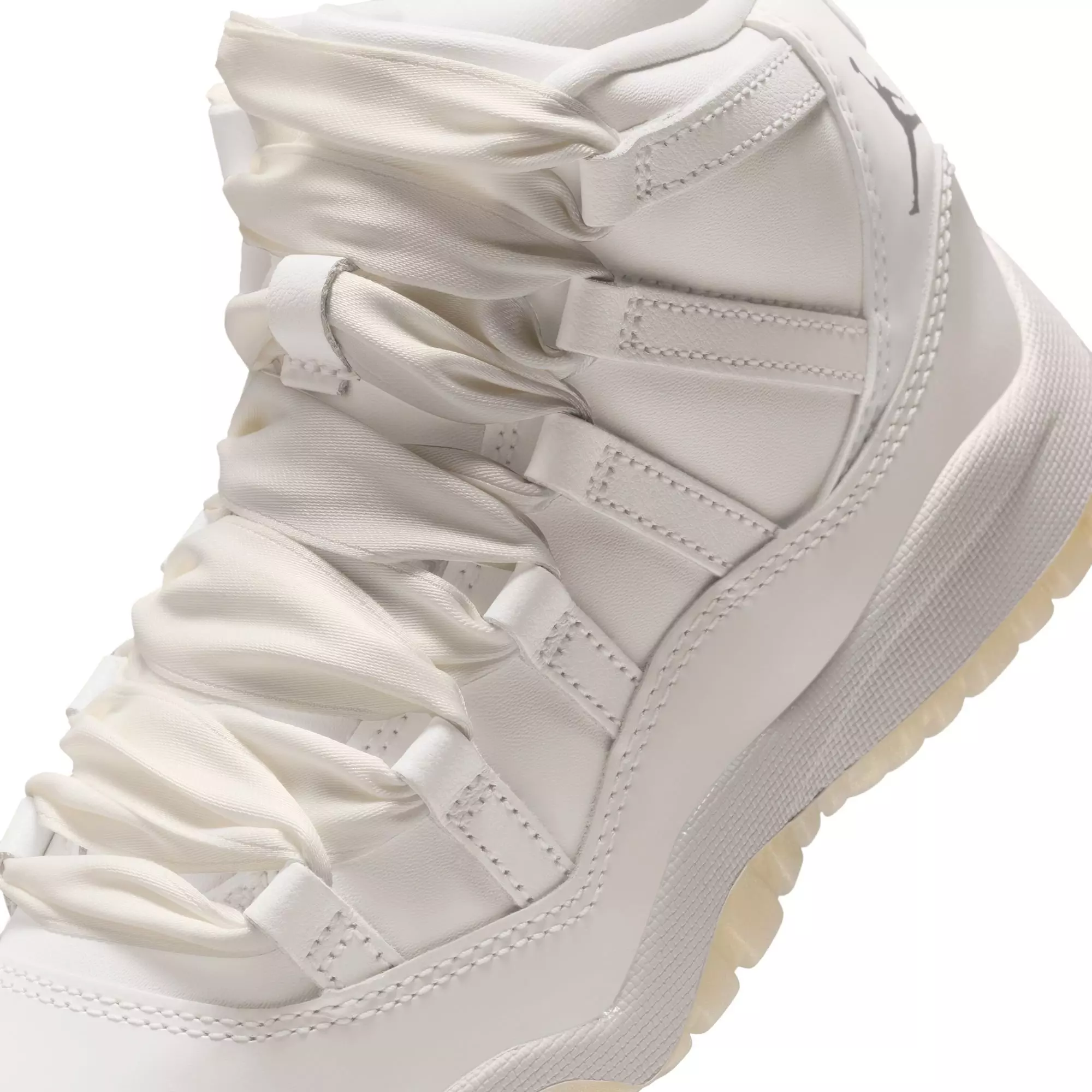 Jordan 11 Retro "Pearl" Preschool Girls' Shoe​ - SAIL/PEARL GREY/METALLIC SILVER