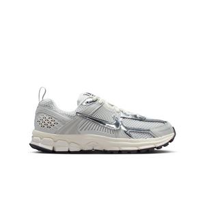 Nike Vomero 5 "Photon Dust/Chrome/Gridiron/Sail" Grade School Boys' Shoe