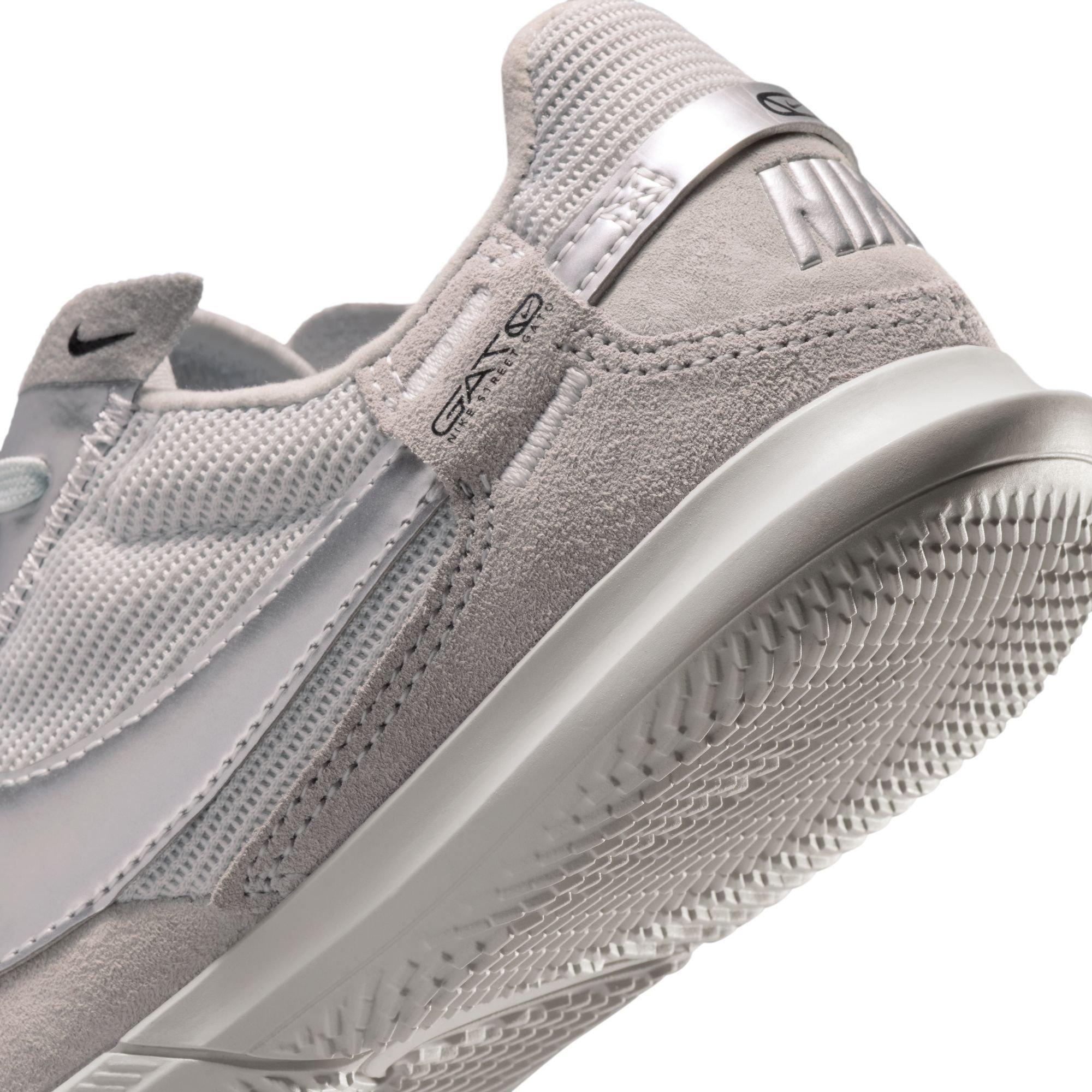 Nike Jr. Streetgato Low-Top Grade School Boys' "Lt Smoke Grey/Metallic Silver" Soccer Cleat
