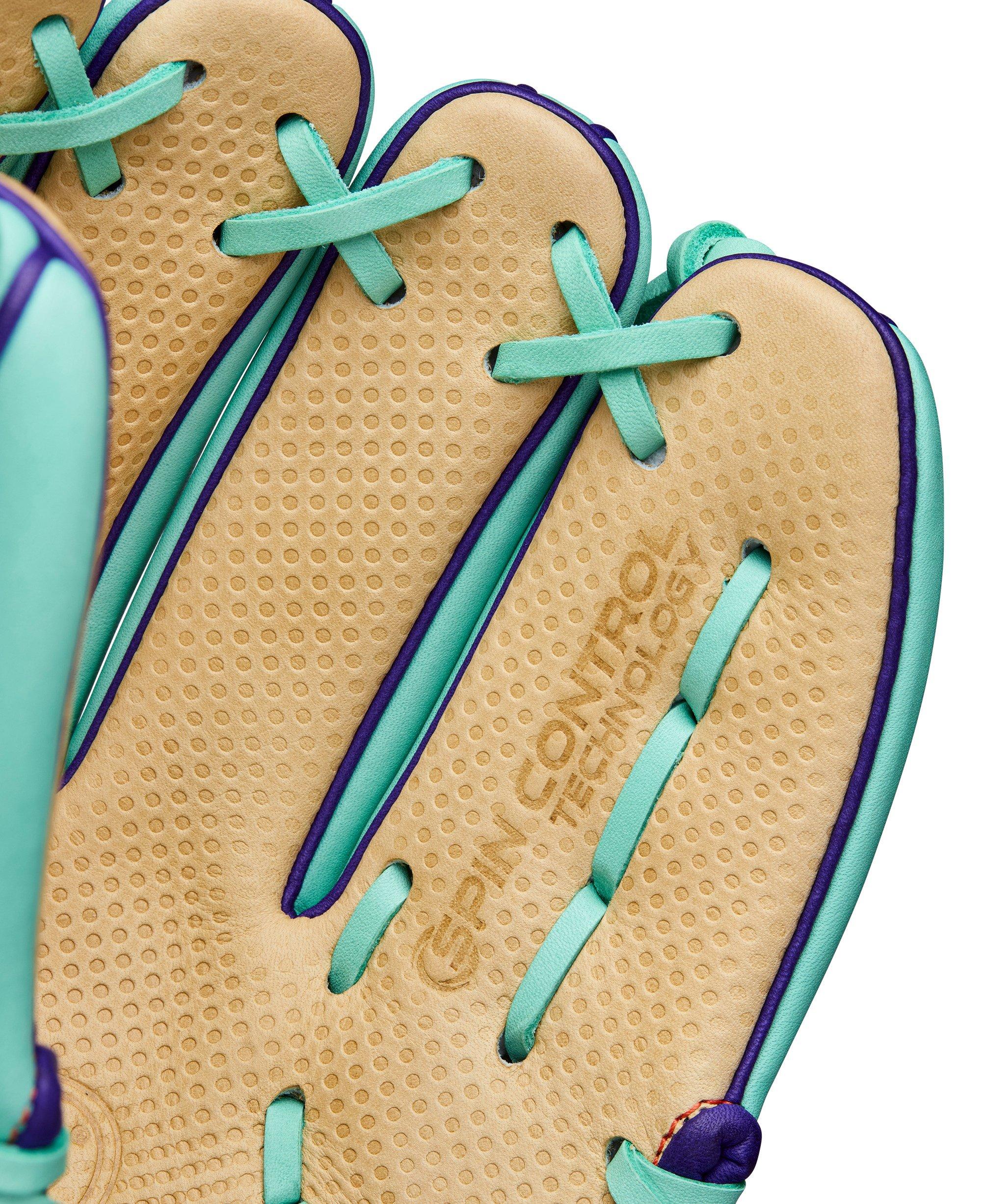 Wilson Winter A2000 SC1786 Spin Control 11.5” 2025 Infield Baseball Glove