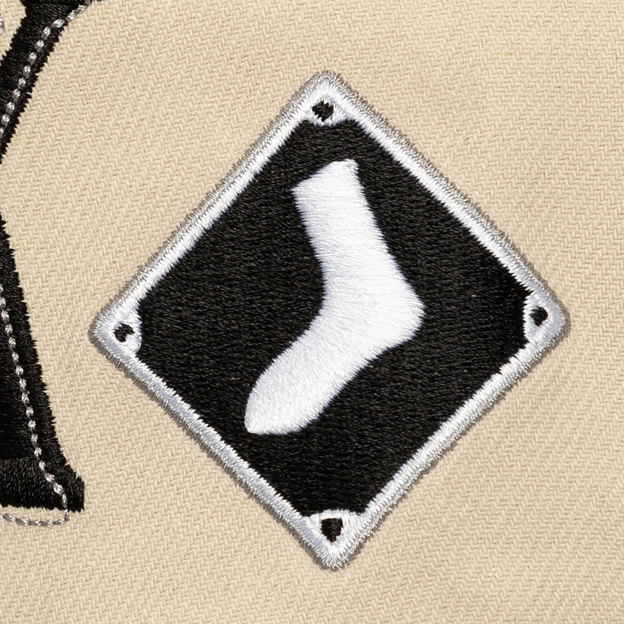 Mitchell & Ness Chicago White Sox Across Board Cream Snapback Hat