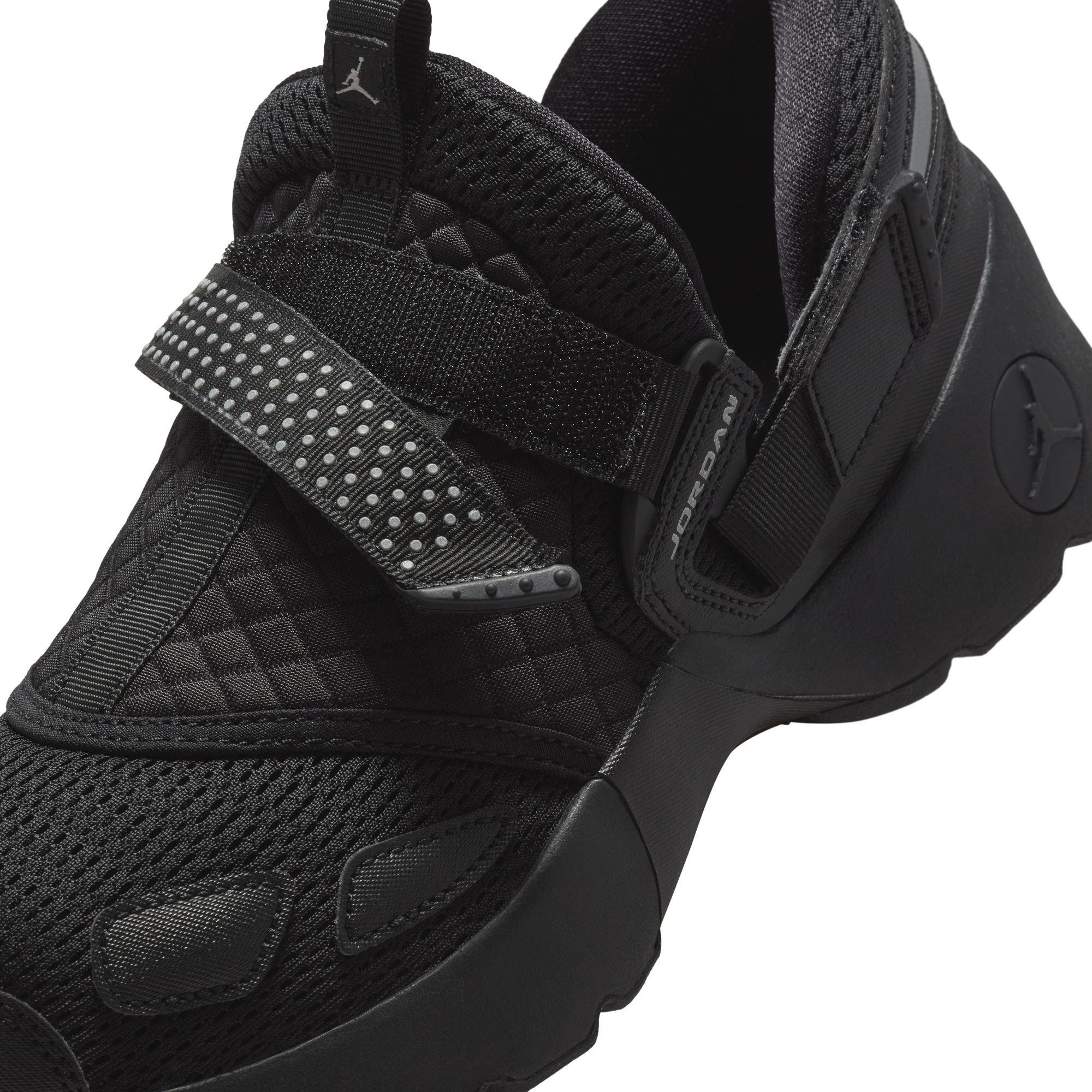 Jordan Trunner LX "Black" Women's Shoe - BLACK Thumbnail View 4