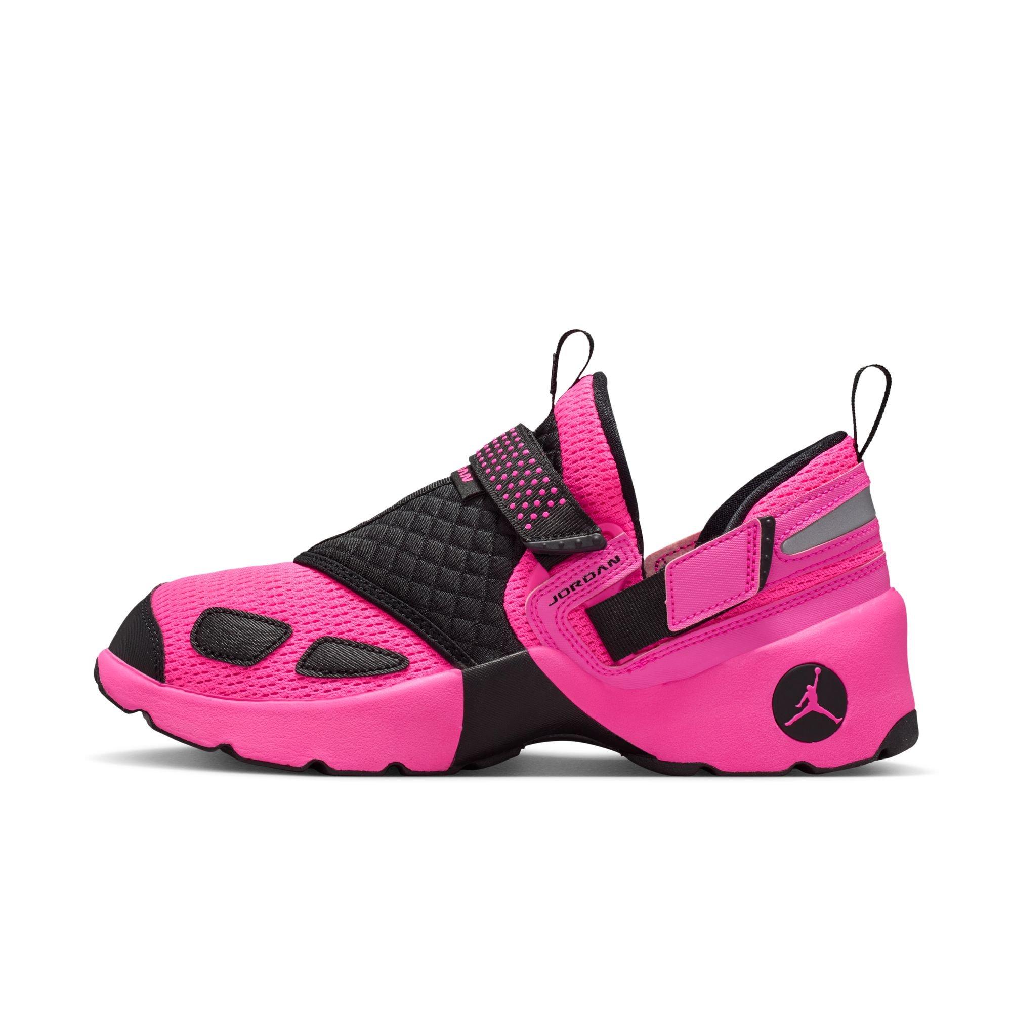 Jordan Trunner LX "Pink Blast/Black/Reflective SLVR" Women's Shoe - PINK/BLACK Thumbnail View 3