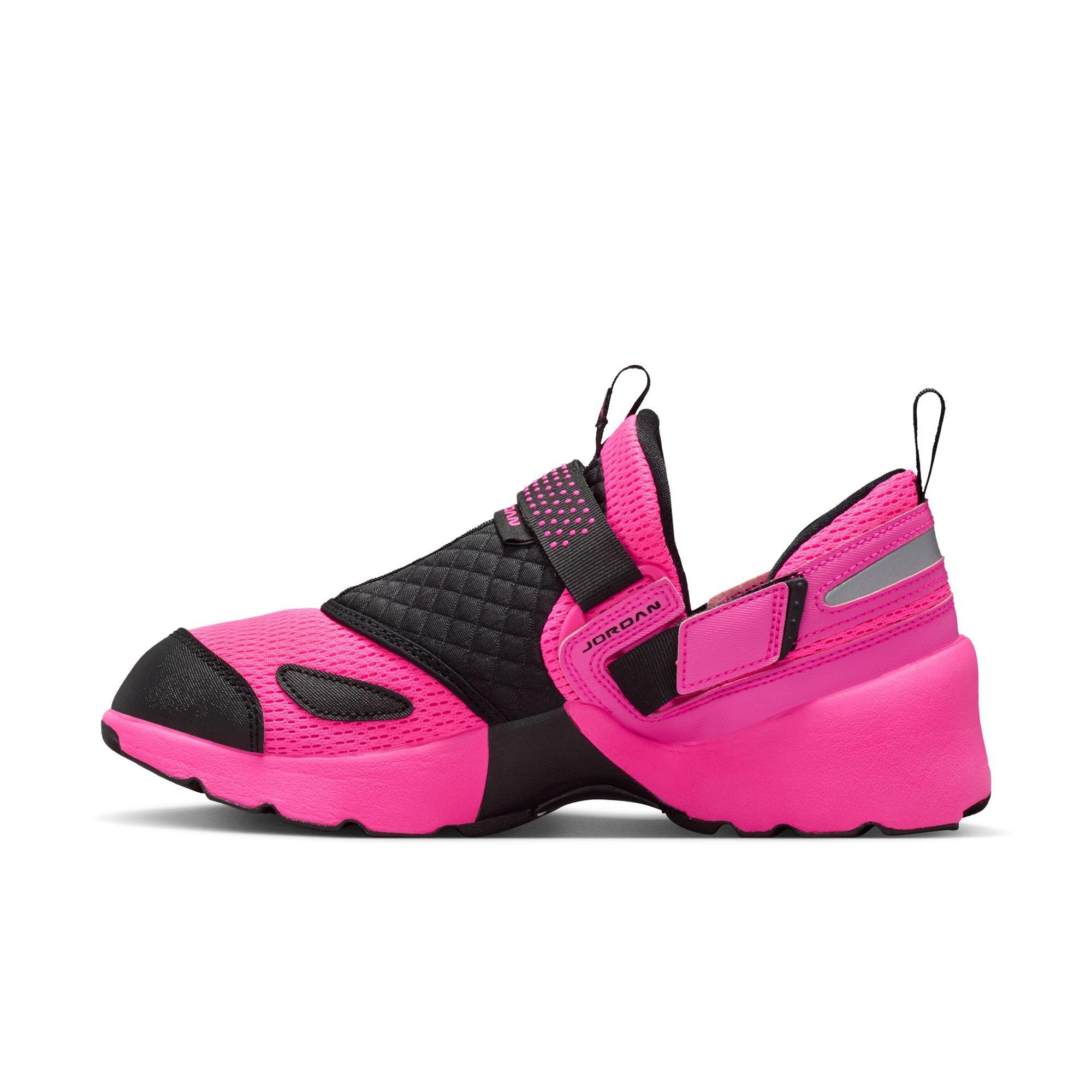 Jordan Trunner LX "Pink Blast/Black/Reflective SLVR" Women's Shoe - PINK/BLACK Thumbnail View 4