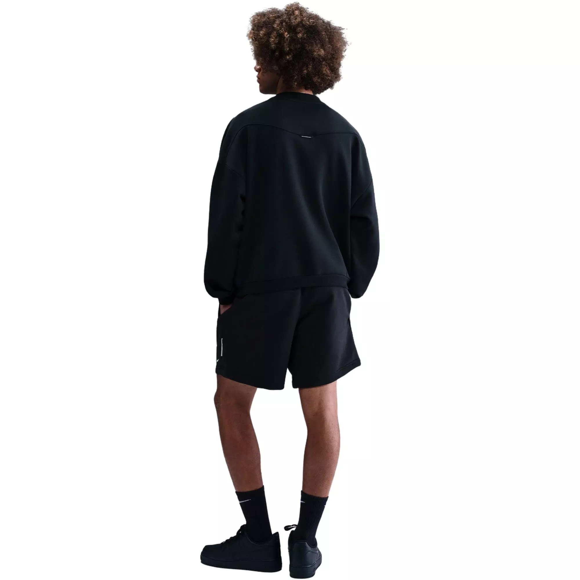 Nike Men's Standard Issue Therma-FIT Basketball Crew - BLACK