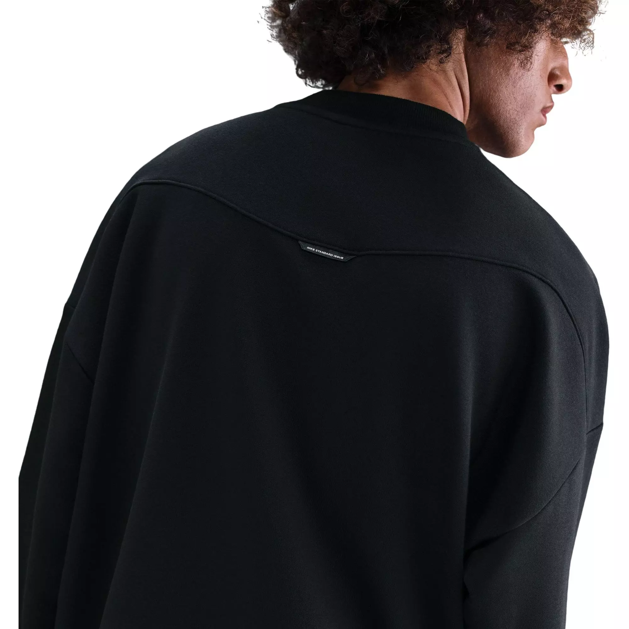 Nike Men's Standard Issue Therma-FIT Basketball Crew - BLACK