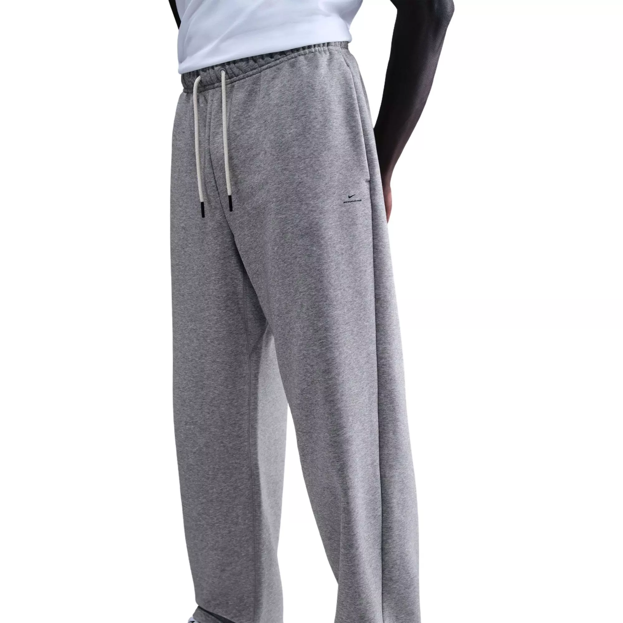 Nike Men's Standard Issue Therma-FIT Brushed Open-Hem Basketball Pants - GREY