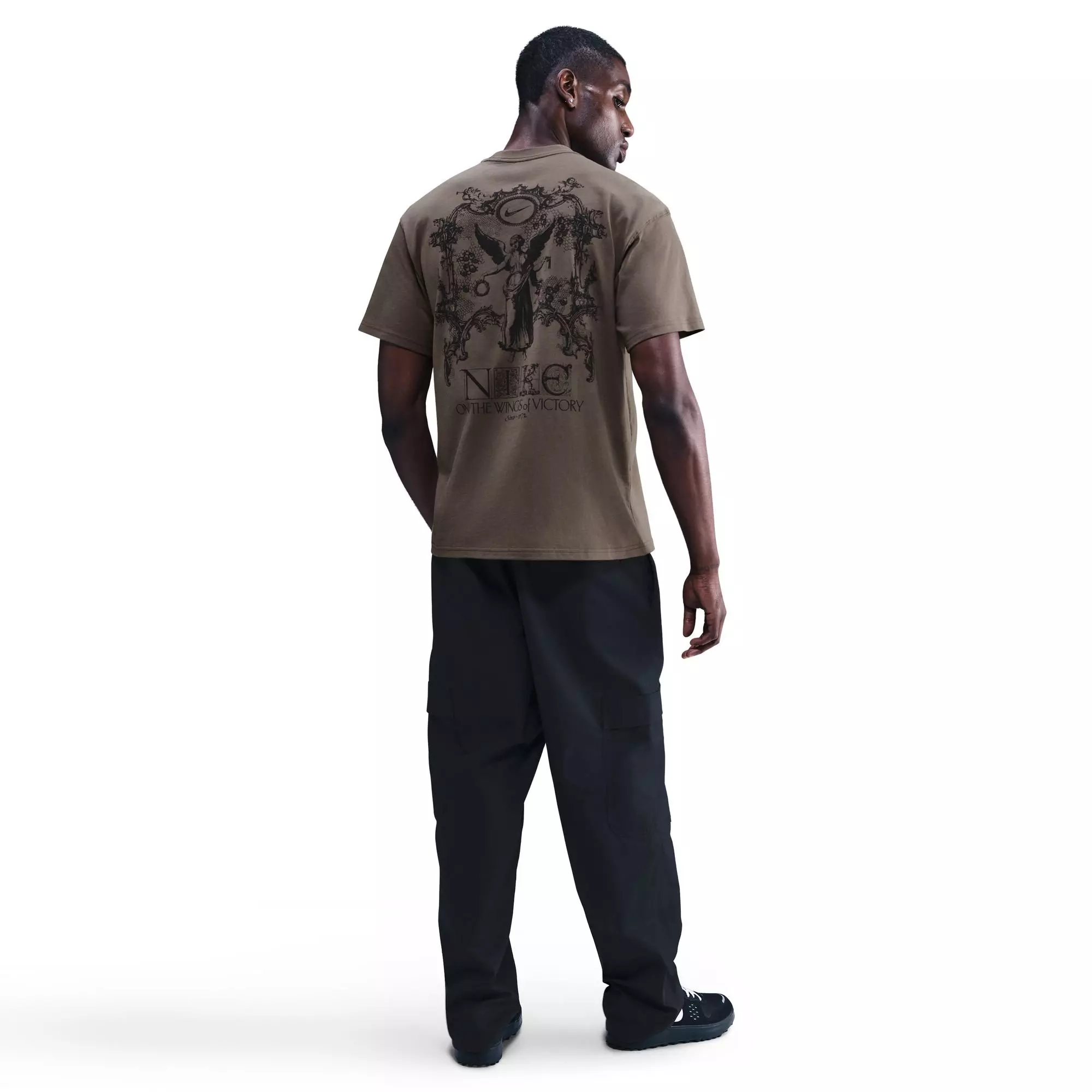 Nike Men's Sportswear Max90 Wings Victory Ironstone Tee - BROWN