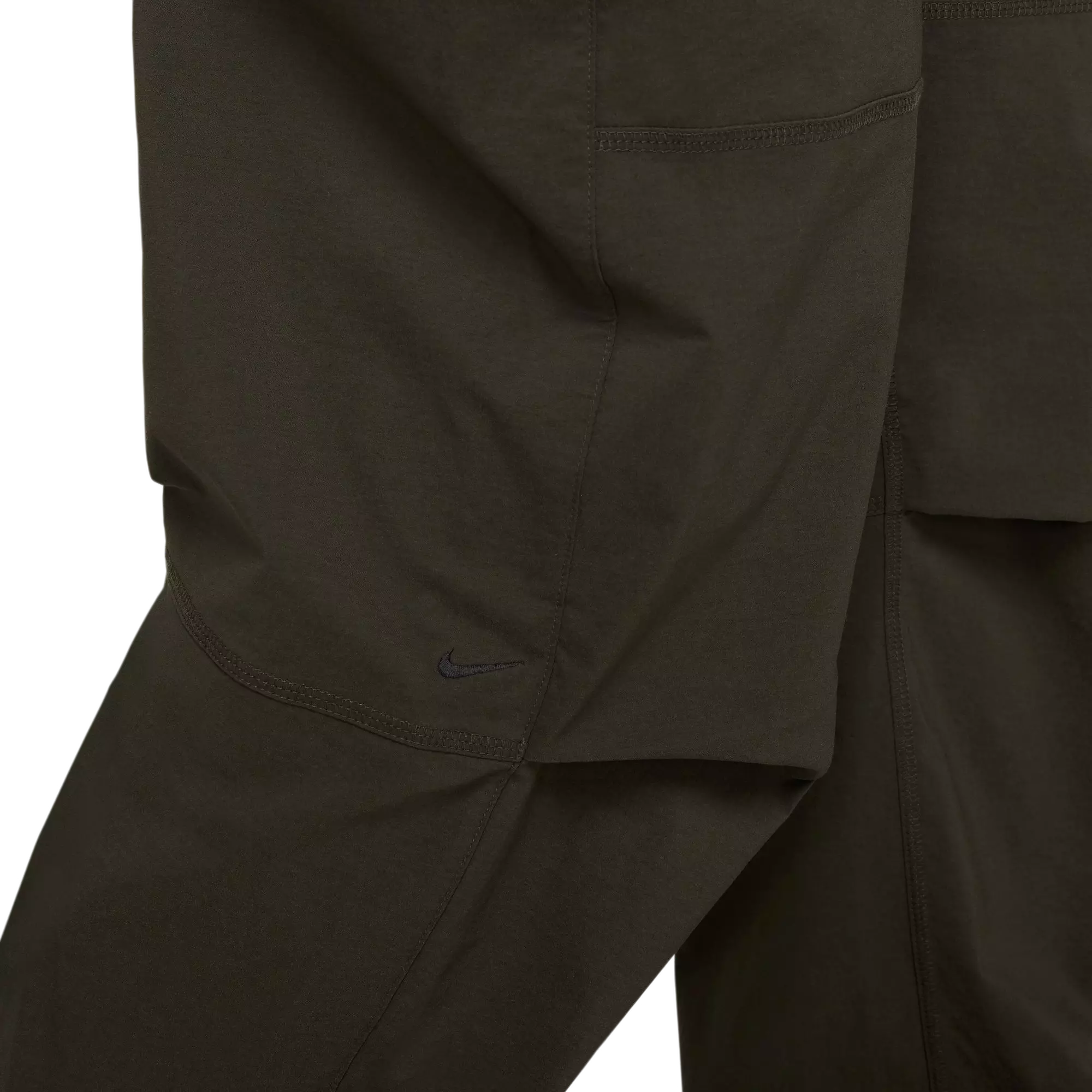 Nike Men's Tech Woven Oversized Pants - GREEN