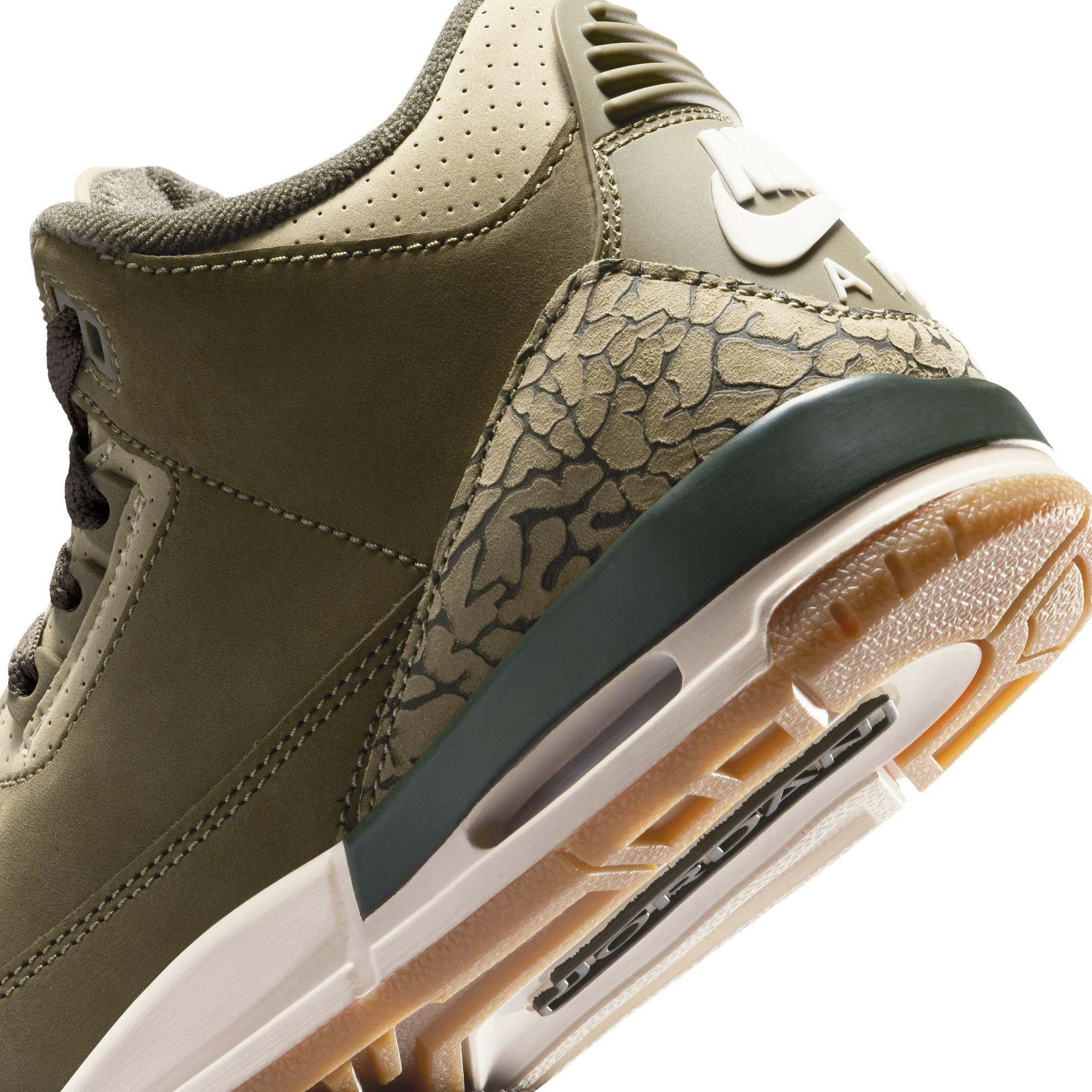 Jordan 3 Retro Grade School Kids' "Family Affair" Shoe