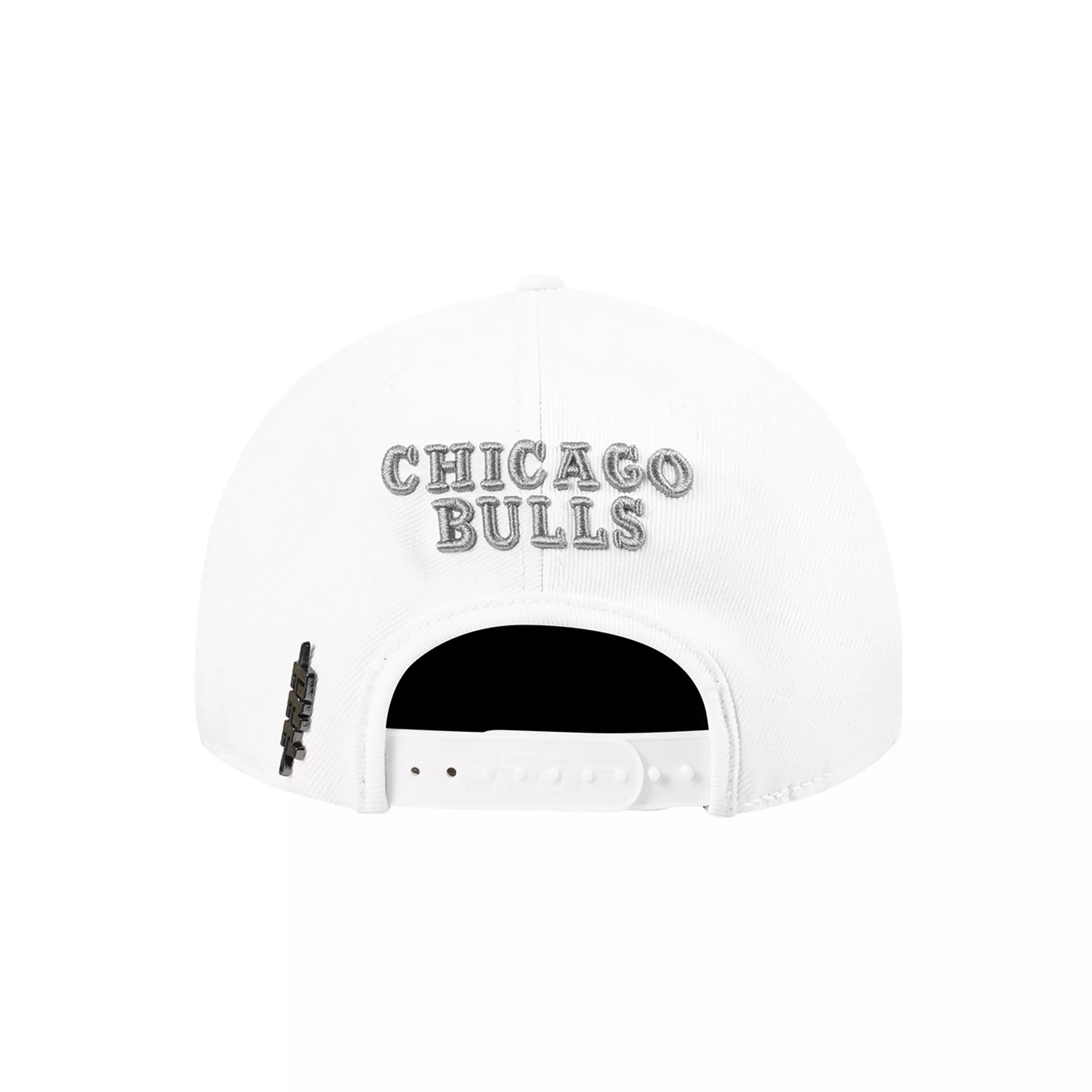 Pro Standard Chicago Bulls Pure Money Snapback Hat-White