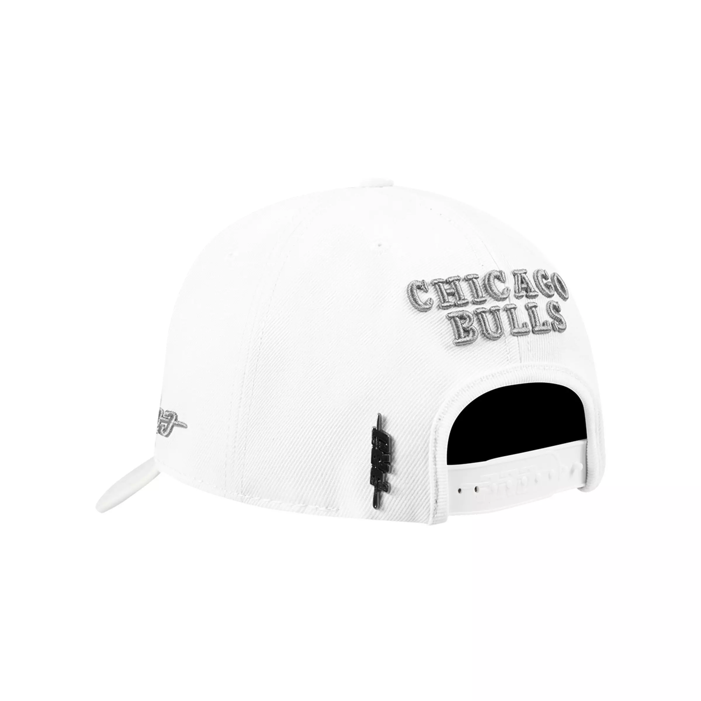 Pro Standard Chicago Bulls Pure Money Snapback Hat-White